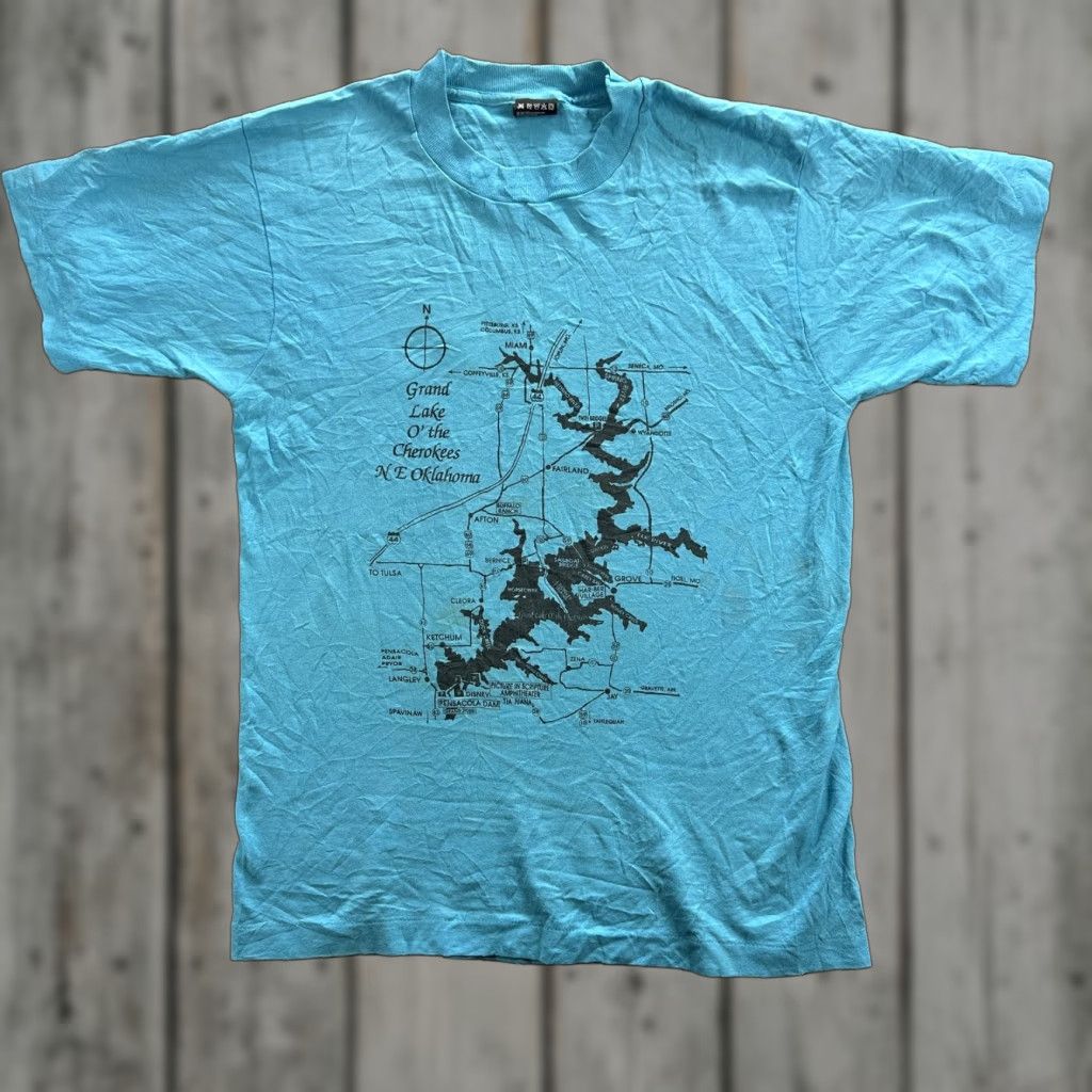 Fruit Of The Loom VINTAGE Grand Lake O' the Cherokees Shirt Mens Medium Blue Map Oklahoma 80s USA Size US M / EU 48-50 / 2 - 1 Thumbnail