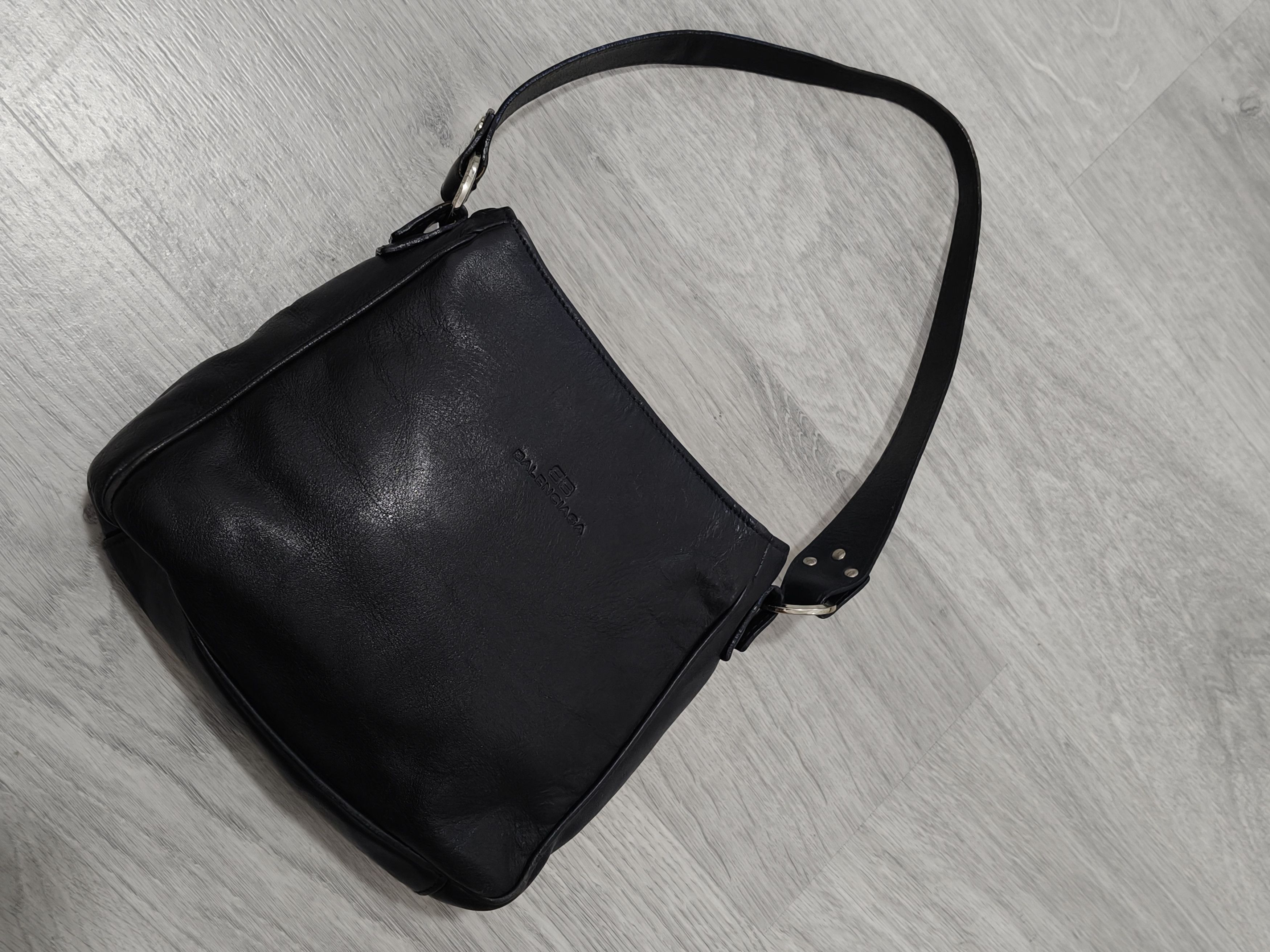 Balenciaga Vintage Balenciaga Black Leather Luxury Y2K Shoulder Bag Size ONE SIZE - 2 Thumbnail