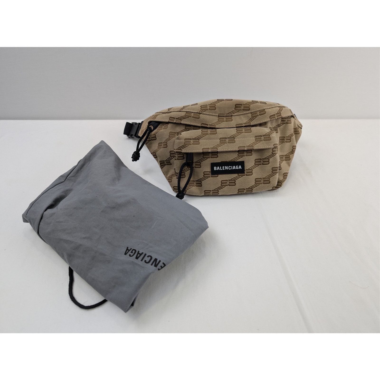 Balenciaga o1rshd1 Size: OS/ BB monogram jacquard canvas Belt Bag Brown Size ONE SIZE - 14 Thumbnail