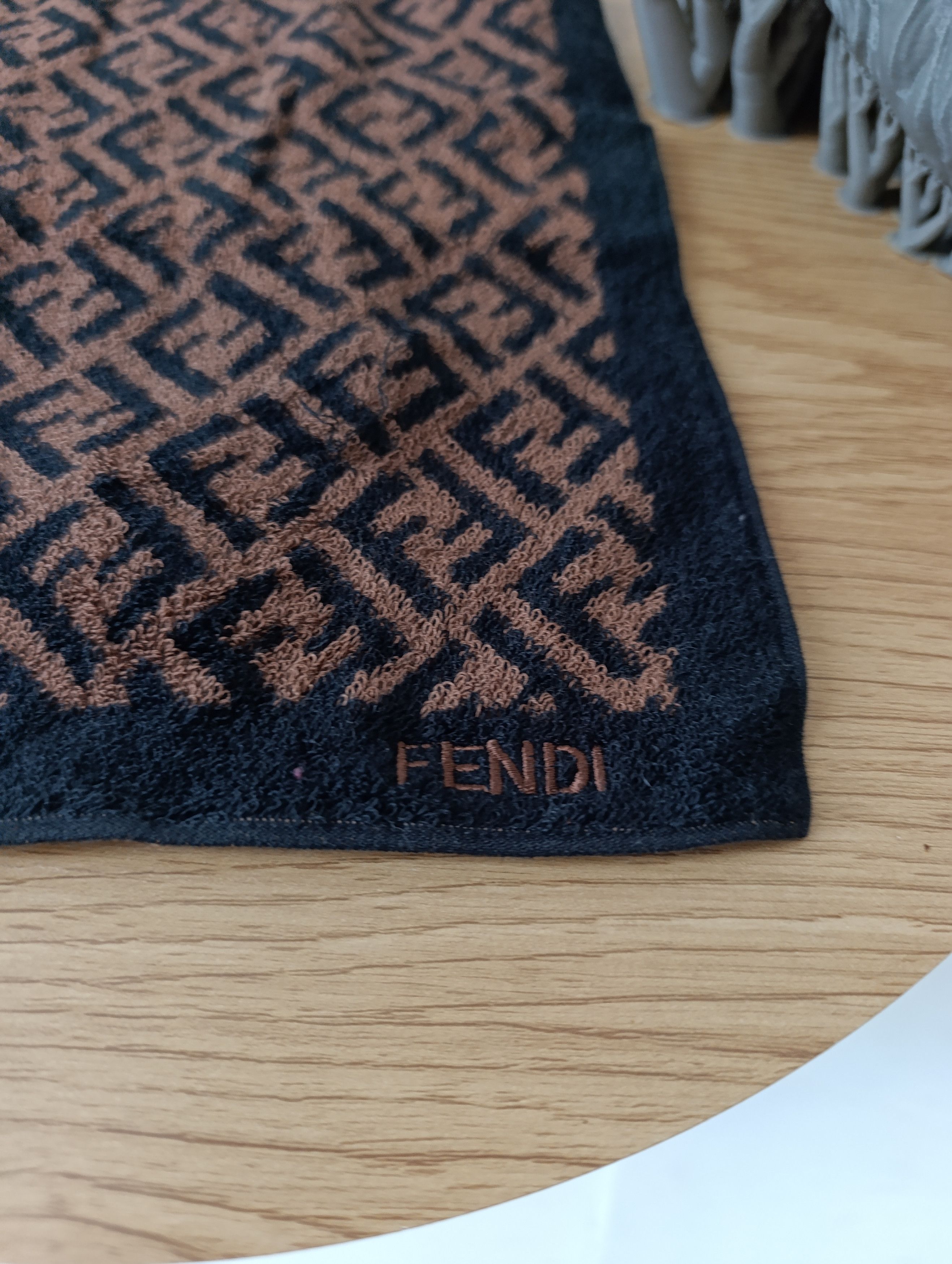 Fendi FENDI MONOGRAM TWO SMALL HANDS COTTON TOWEL VINTAGE Size ONE SIZE - 2 Thumbnail