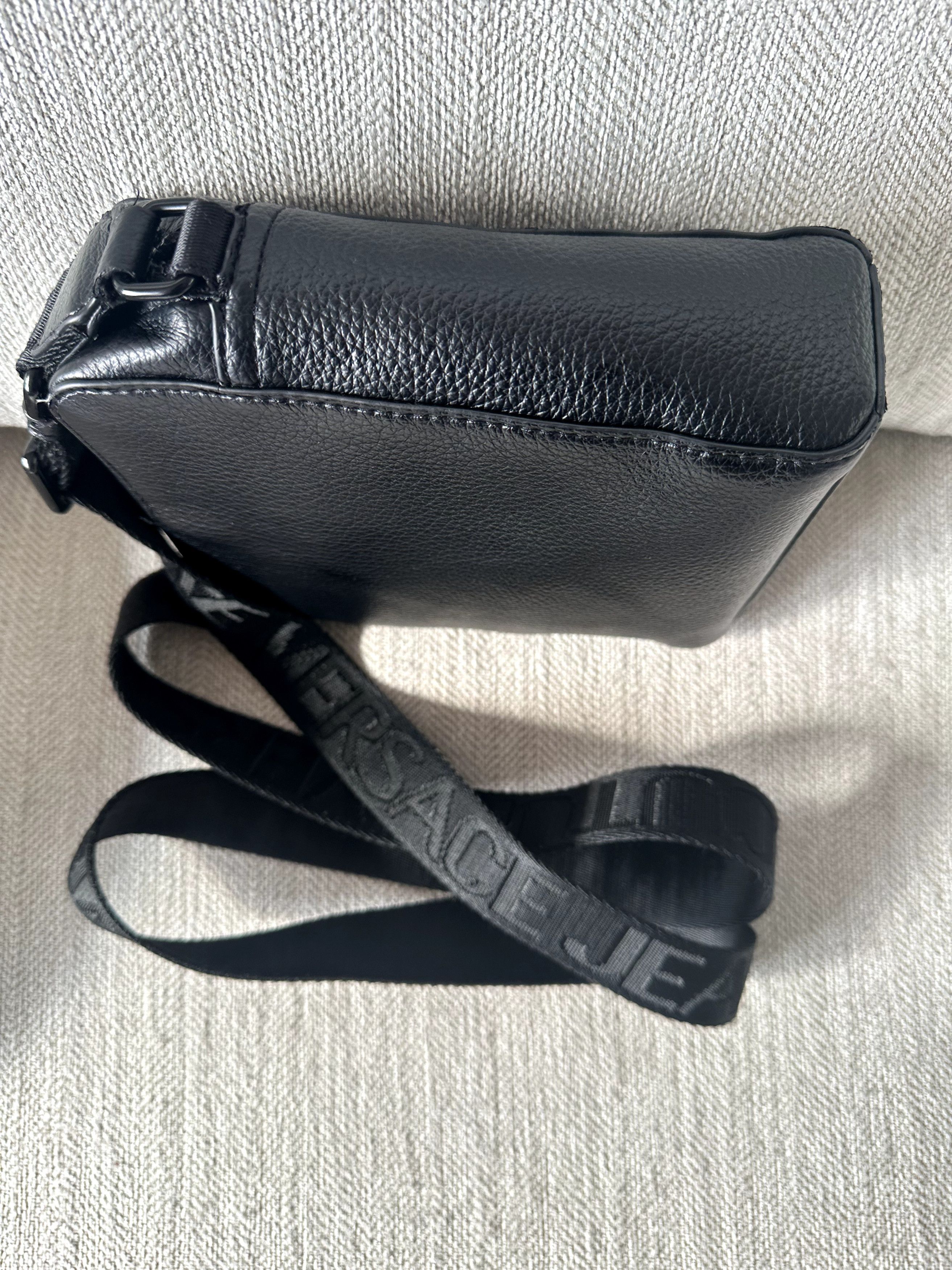 Versace Jeans Couture Versace Jeans Couture Crossbody Messenger Bag Logo Embossed Size ONE SIZE - 5 Thumbnail