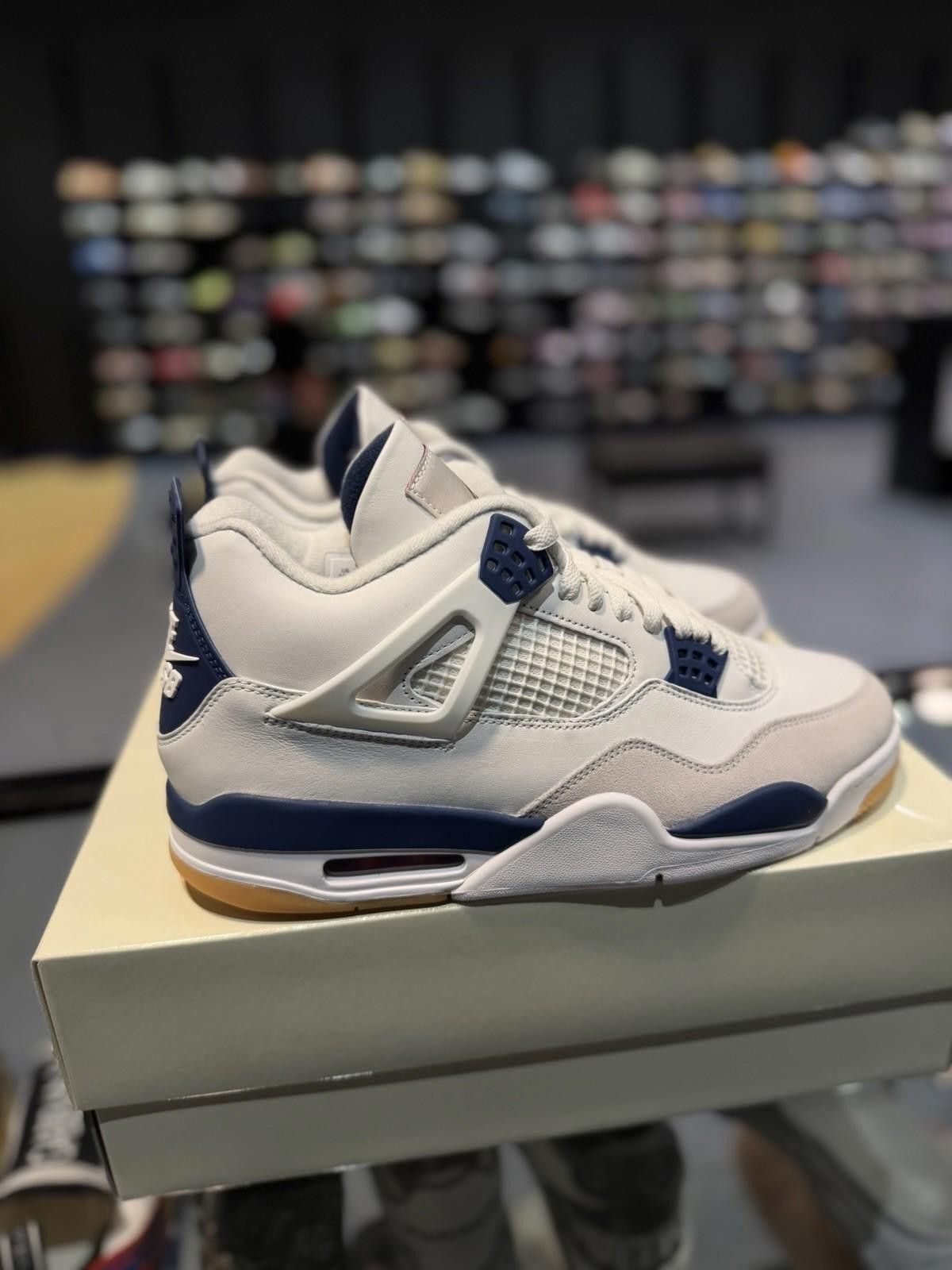 Jordan Brand Size 10.5 Mens - Nike SB x Air Jordan 4 Retro SP Navy Size US 10.5 / EU 43-44 - 8 Thumbnail