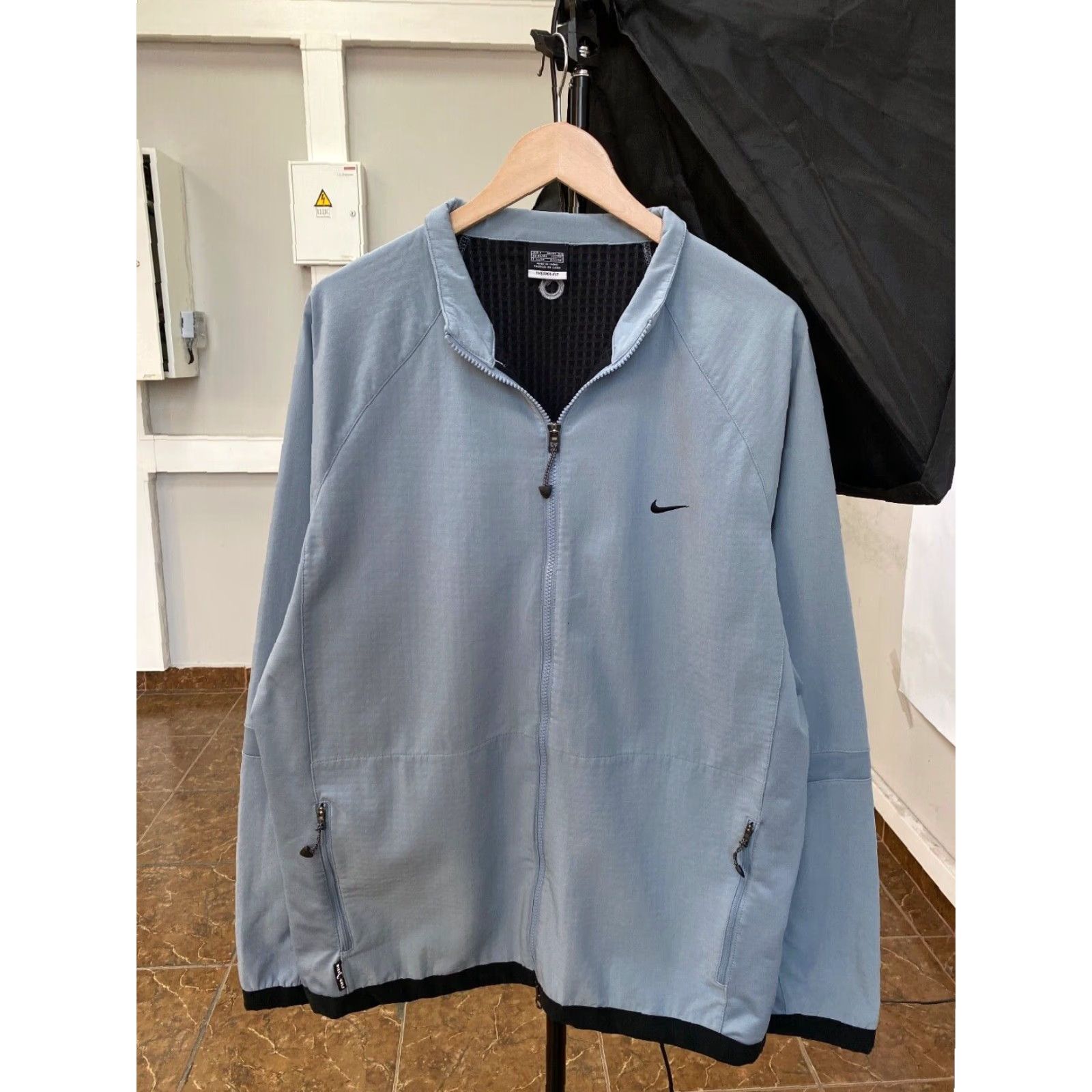Nike VINTAGE Nike Golf Jacket Swoosh Small Logo Y2K Rare 90s Blue Men L REGULAR Windbreaker - Mens Size US L / EU 52-54 / 3 - 2 Thumbnail