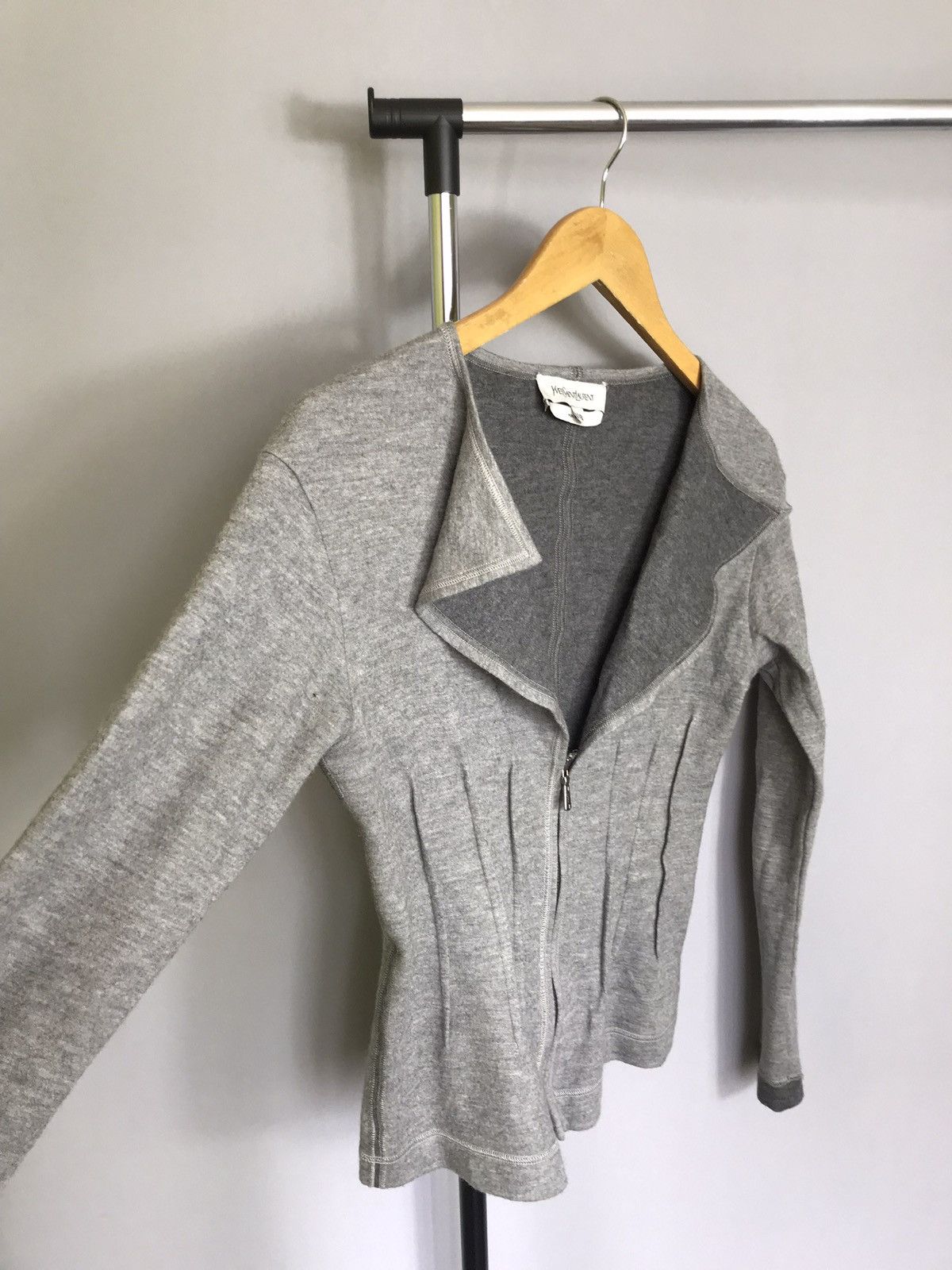 Saint Laurent Paris Yves Saint Laurent cashmere cardigan slim woman zip riri Size XS / US 0-2 / IT 36-38 - 4 Thumbnail