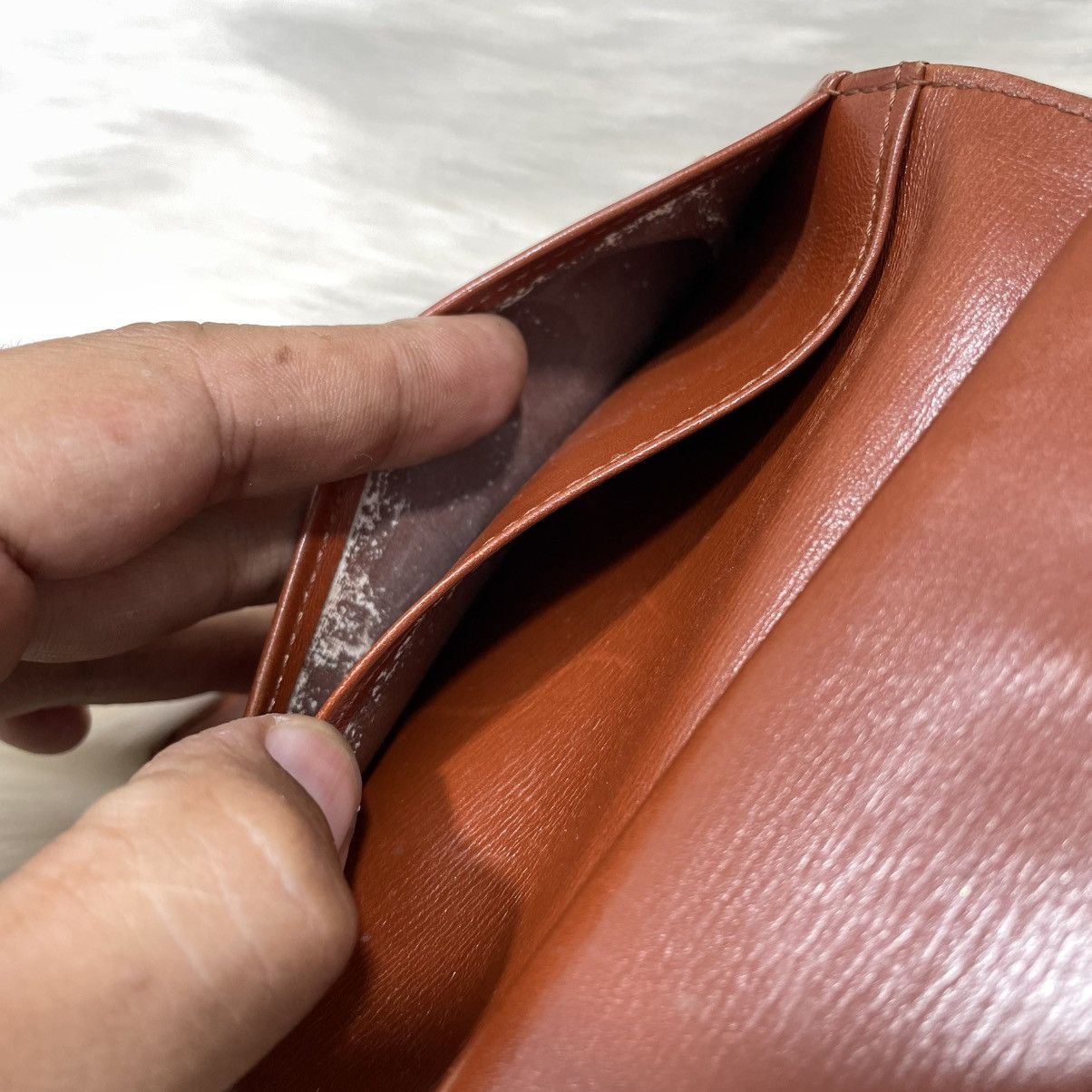 Louis Vuitton Authentic LOUIS VUITTON EPI Leather Kisslock Bifold Wallet Size ONE SIZE - 14 Thumbnail