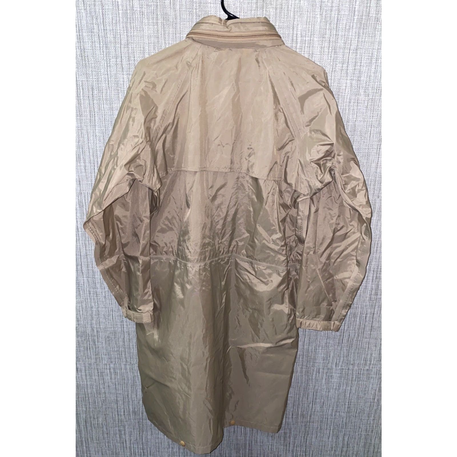 Vintage L.L. Bean Mens Beige Nylon Full Zip Rain Jacket Size S Size US S / EU 44-46 / 1 - 5 Thumbnail
