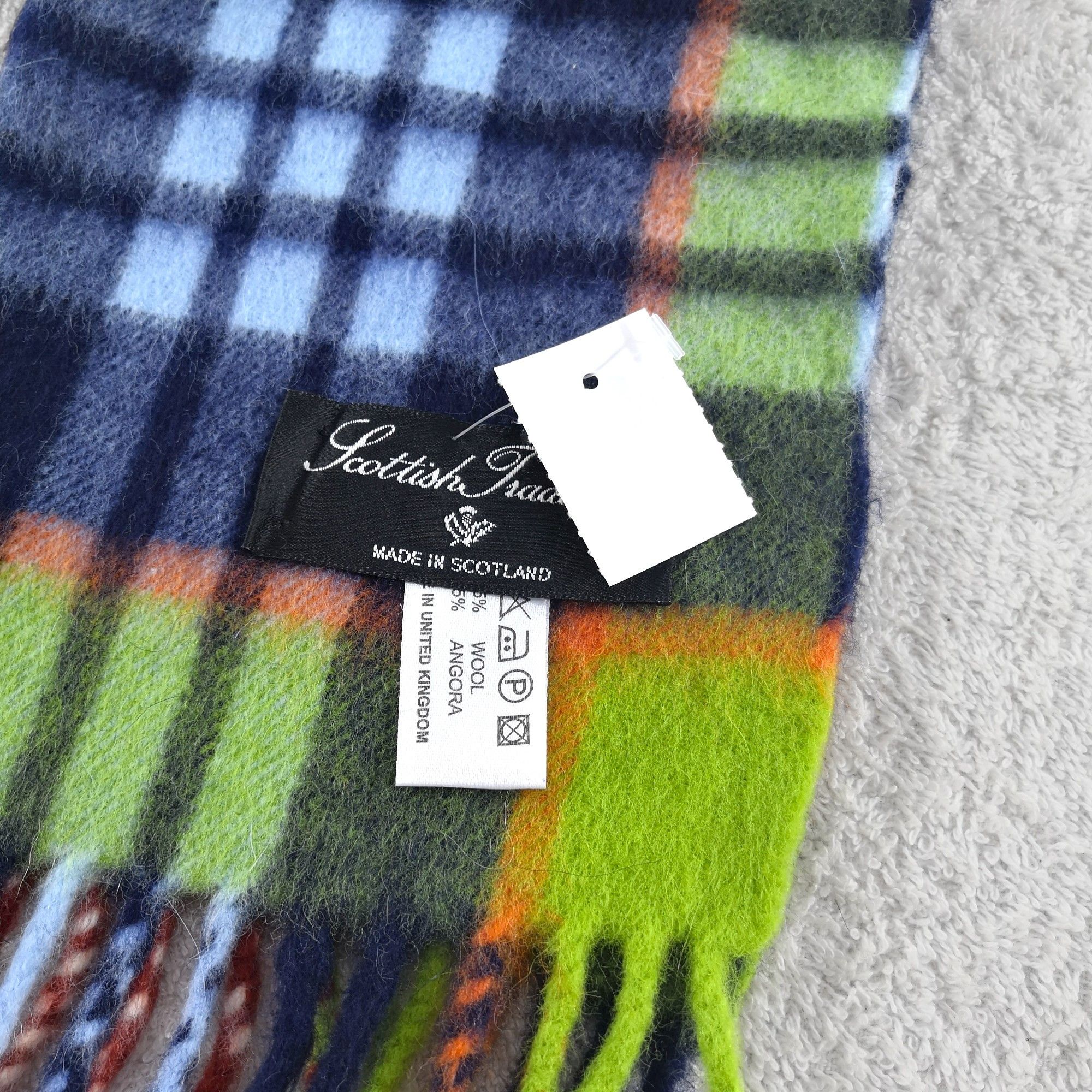 Vintage Vintage Scottish Tradition Scarf Wool Cashmere Scarves Size ONE SIZE - 4 Thumbnail