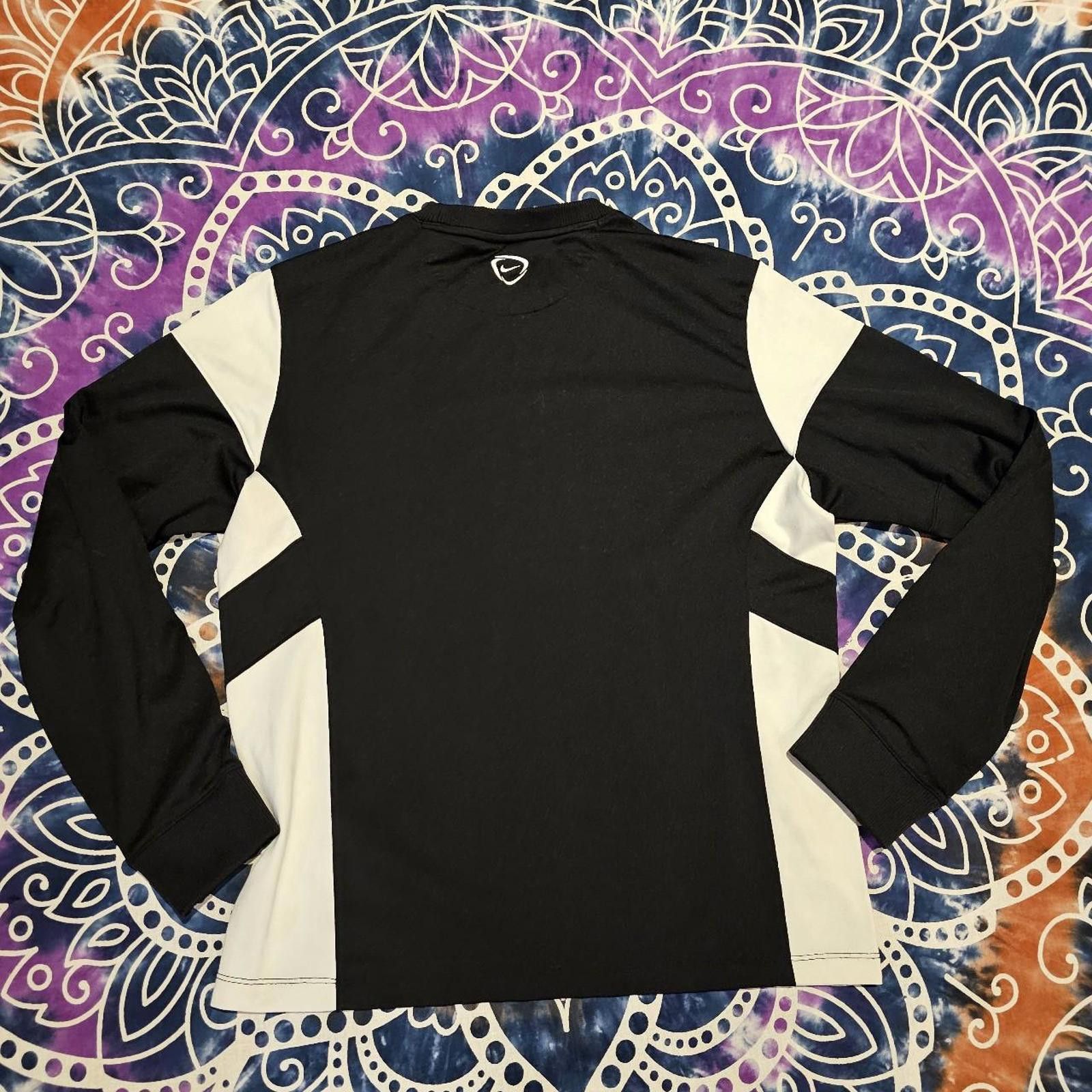 Nike Nike Dri Fit Kid's Black and White XL Gym Shirt Size US XL / EU 56 / 4 - 6 Thumbnail