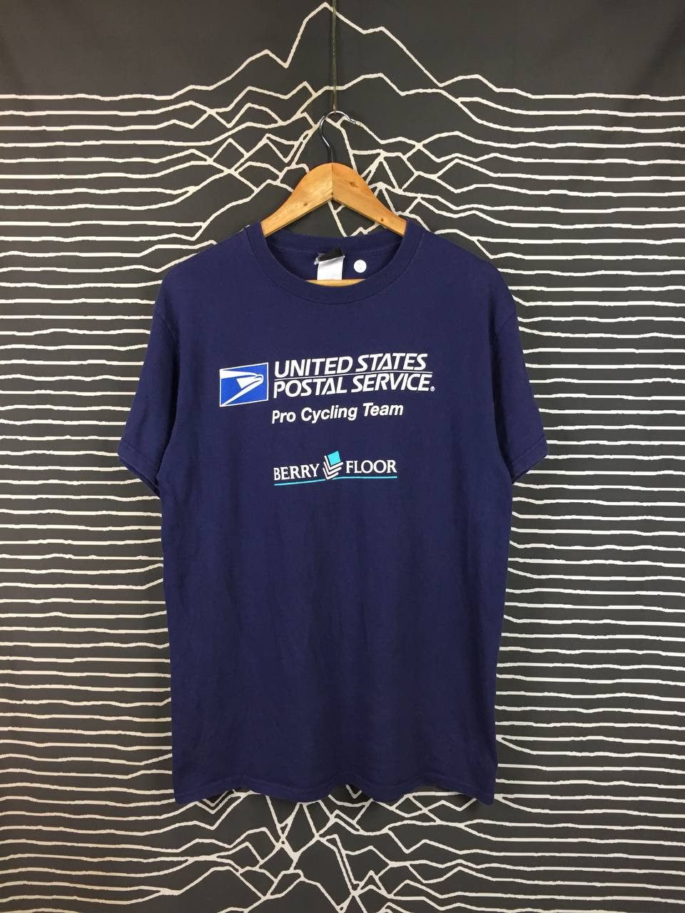 Nike Vtg Y2K Nike United States Postal Service Pro Cycling Tee Size US M / EU 48-50 / 2 - 2 Thumbnail