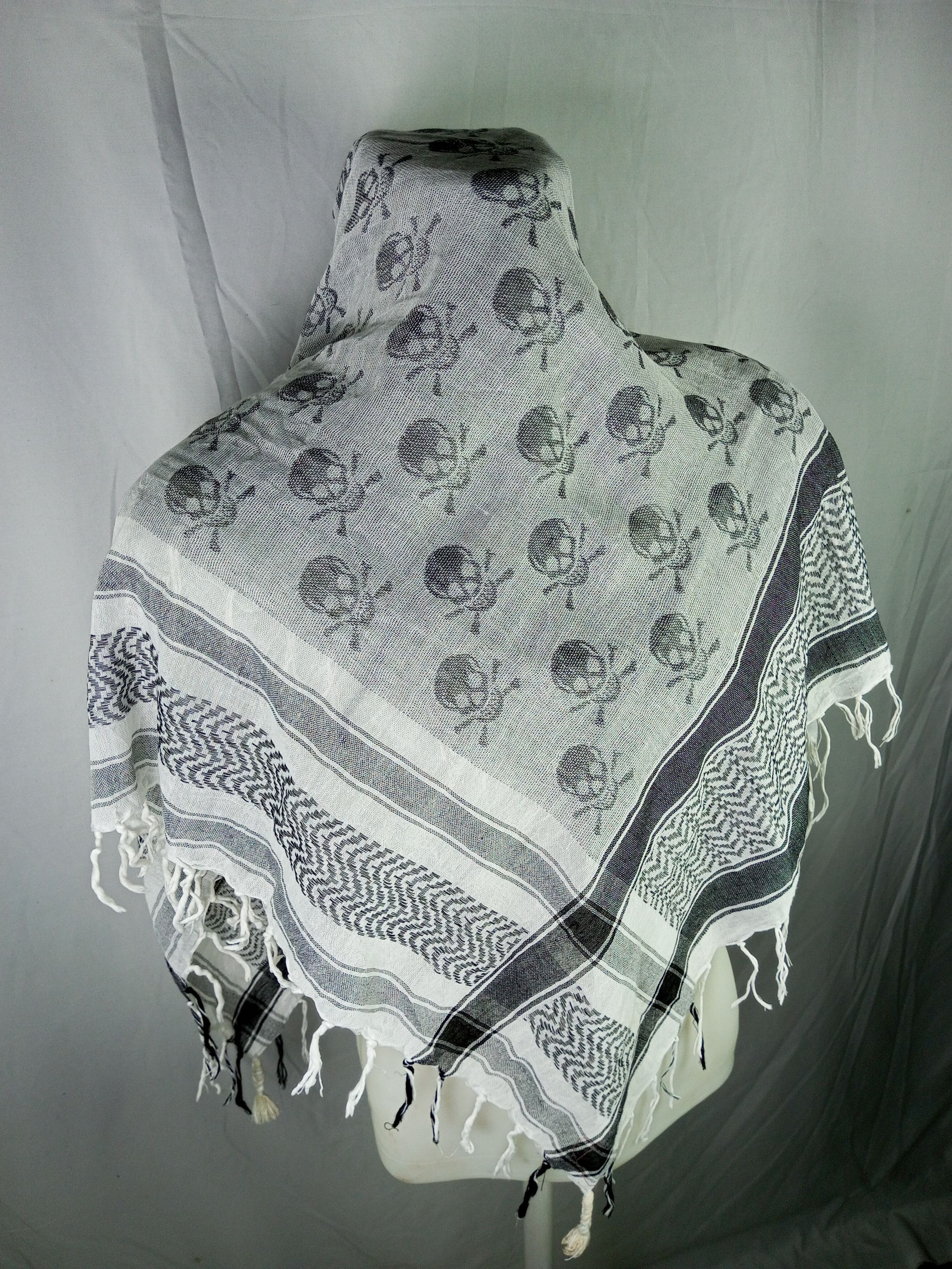Japanese Brand Skulls scarf Inspired by Alexander Mcqueen Size ONE SIZE - 3 Thumbnail