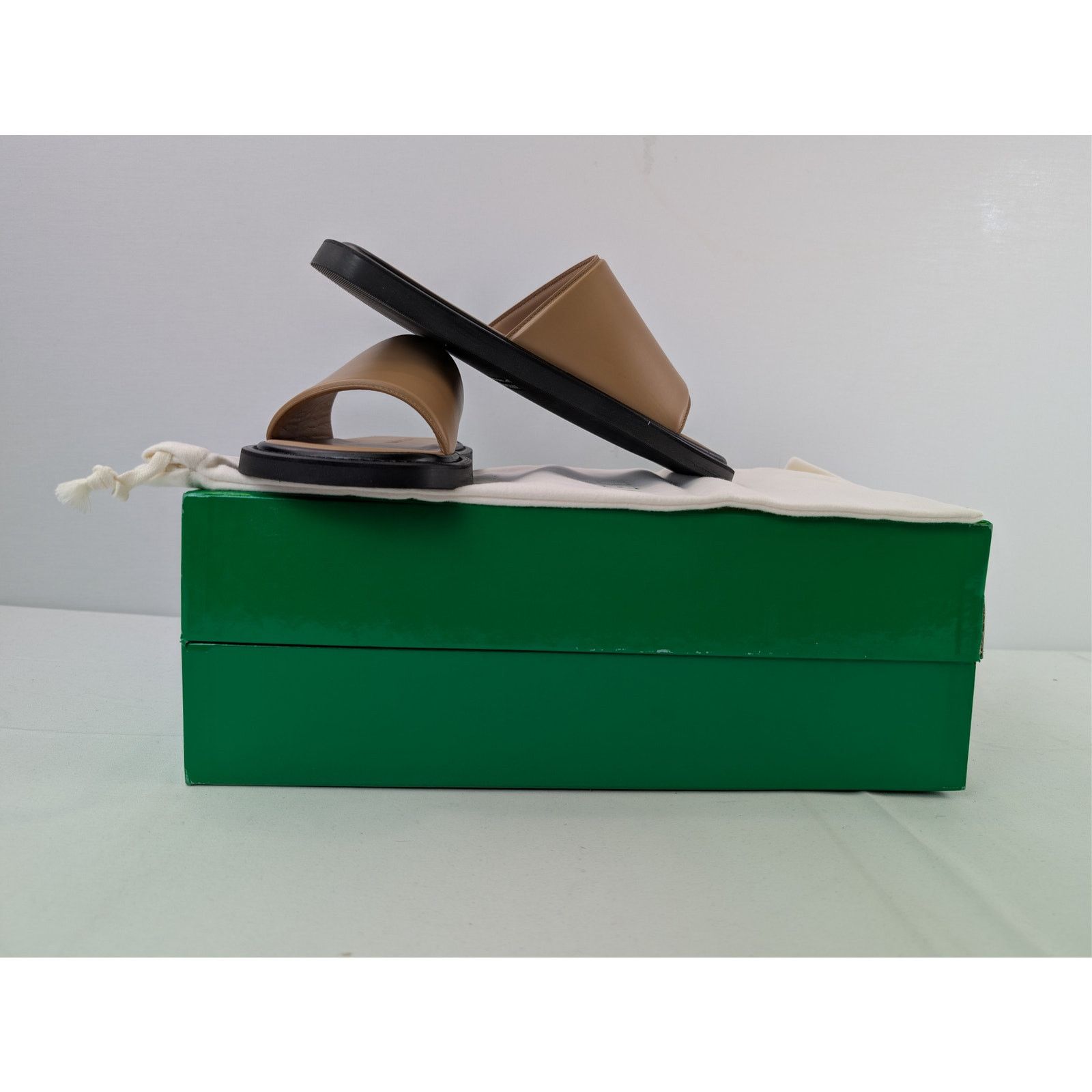 Bottega Veneta o1rshd1 Vienna Calf Leather Slides Slipper in Camel Size US 6 / EU 39 - 16 Thumbnail