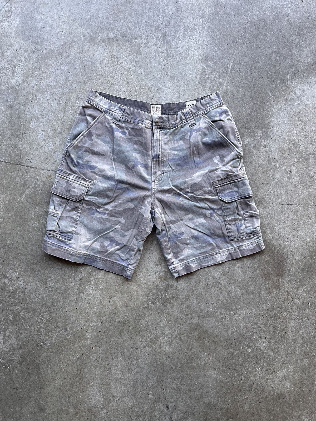 Vintage Y2K Camo Cargo Shorts Size US 36 / EU 52 - 2 Thumbnail