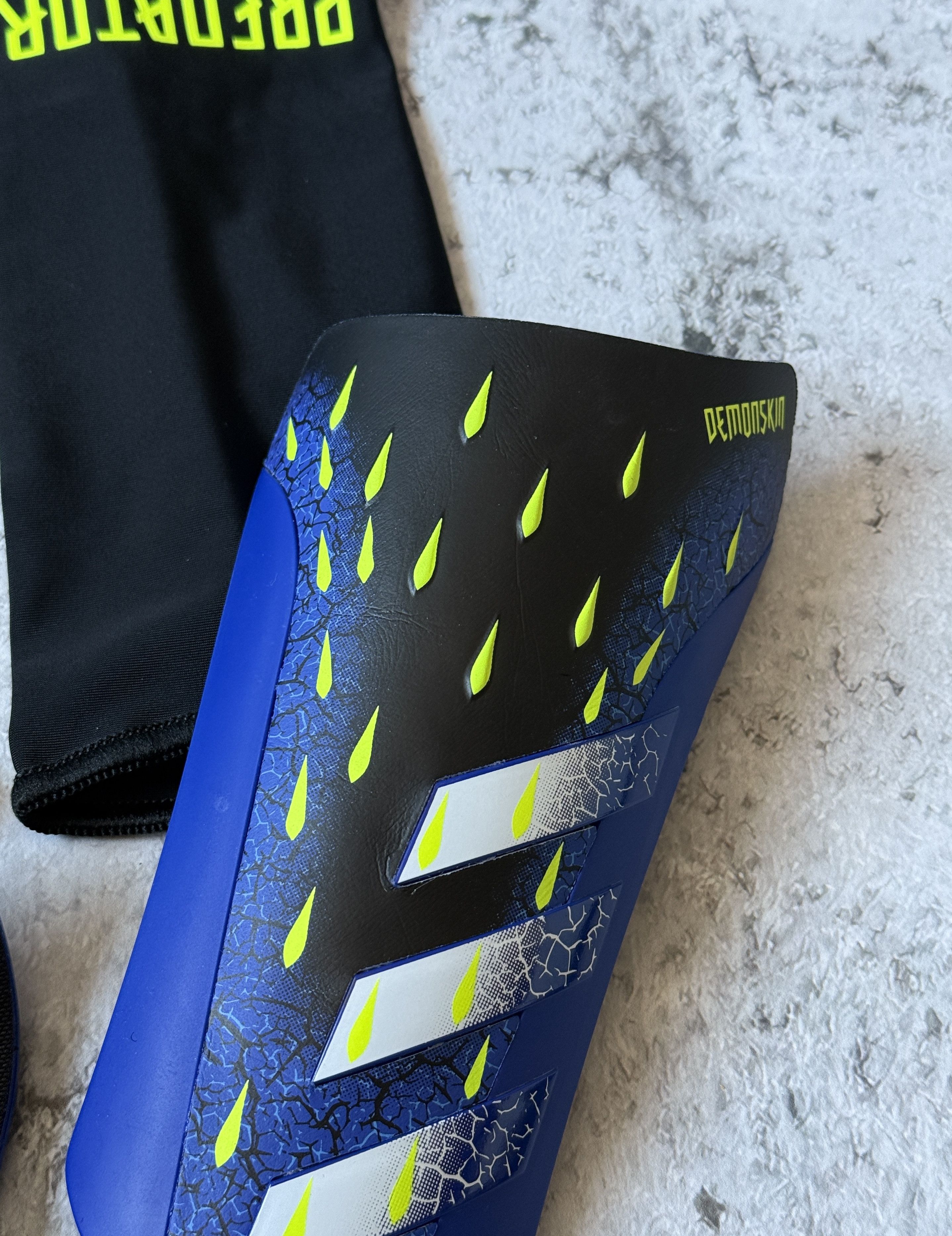 Adidas Adidas Predator 20 League SHIN PADS GK3540 M FOOTBALL SOCCER Size ONE SIZE - 6 Thumbnail