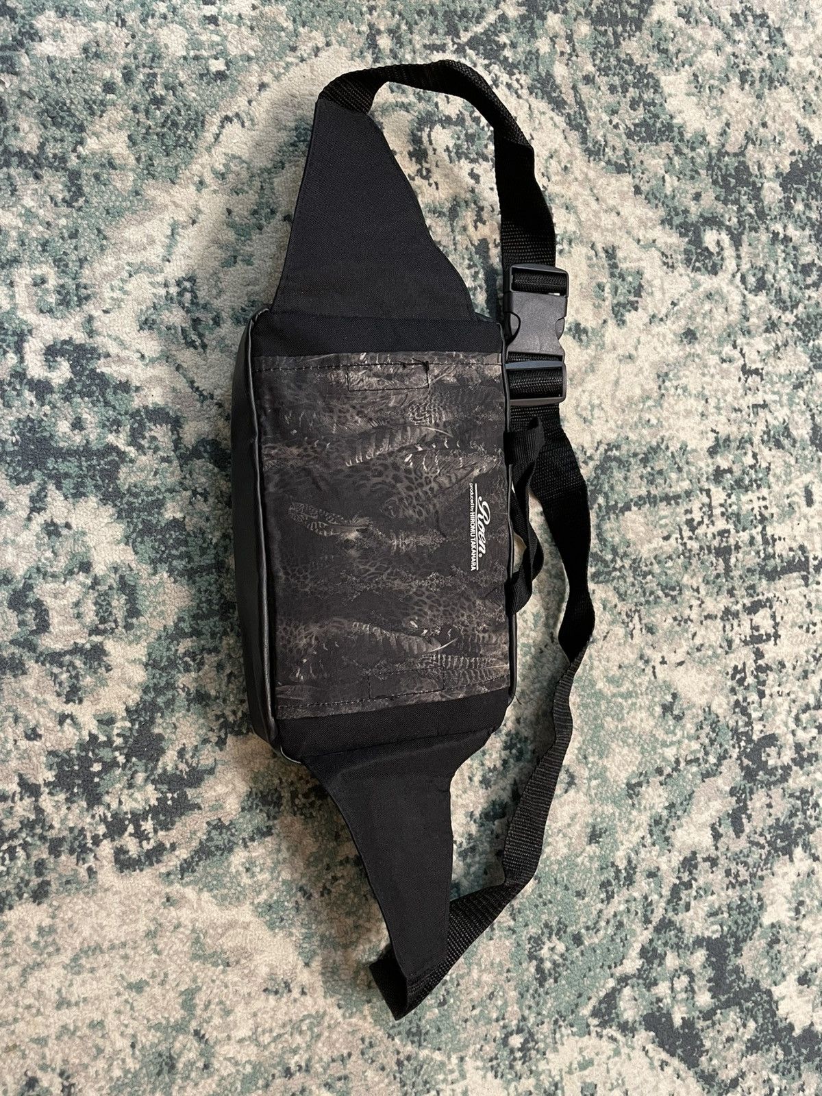 Mastermind Japan × Roen Roen By Hiromu Takahara “Love & Peace” Crossbody Bag Size ONE SIZE - 8 Thumbnail