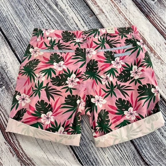 Hudson & Barrow NWT Hudson & Barrow Pink Tropical Shorts Size US 32 / EU 48 - 2 Thumbnail