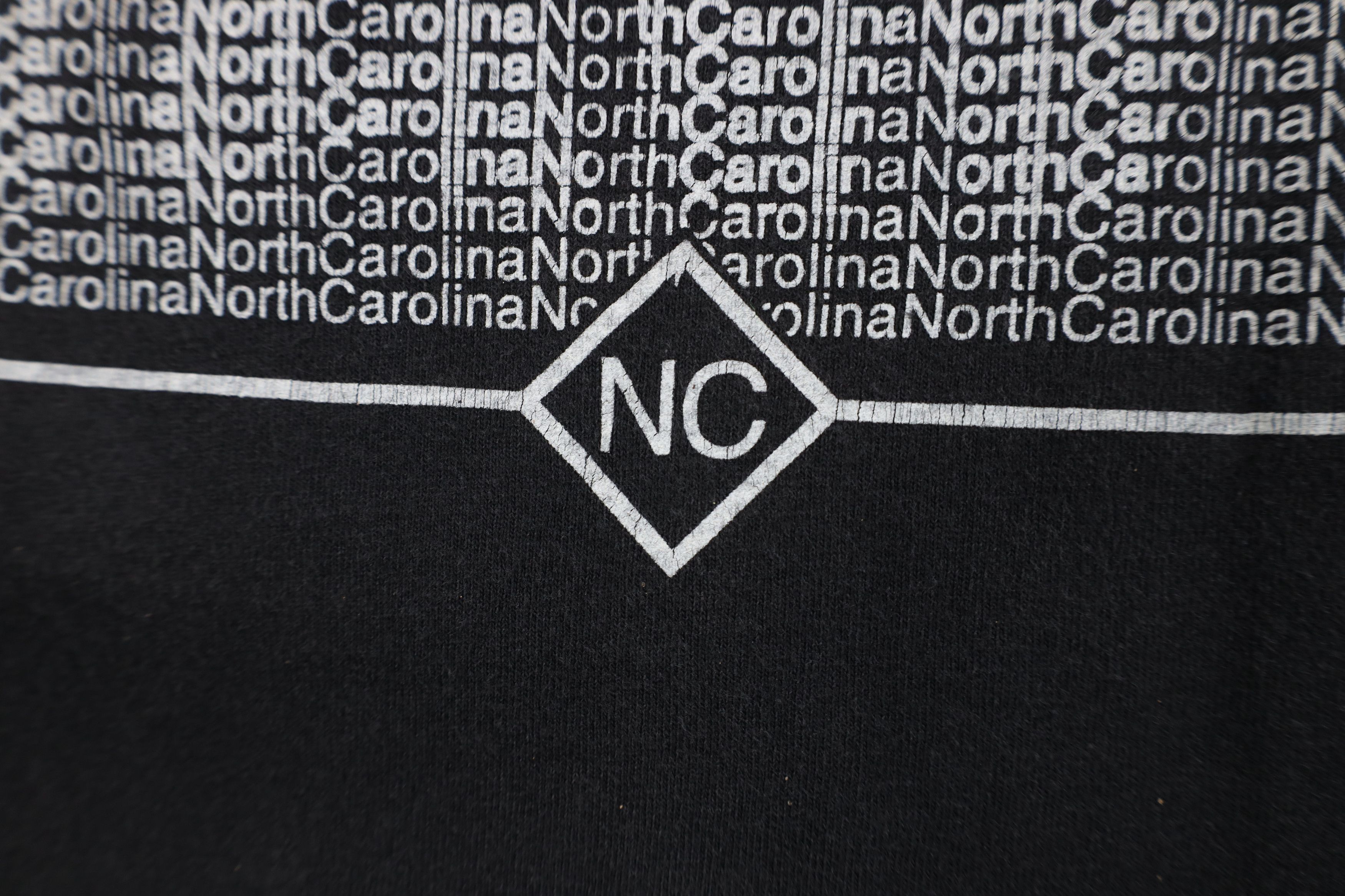 Vintage Vintage 90s Streetwear Kitty Hawk North Carolina T-Shirt Size US XL / EU 56 / 4 - 5 Thumbnail
