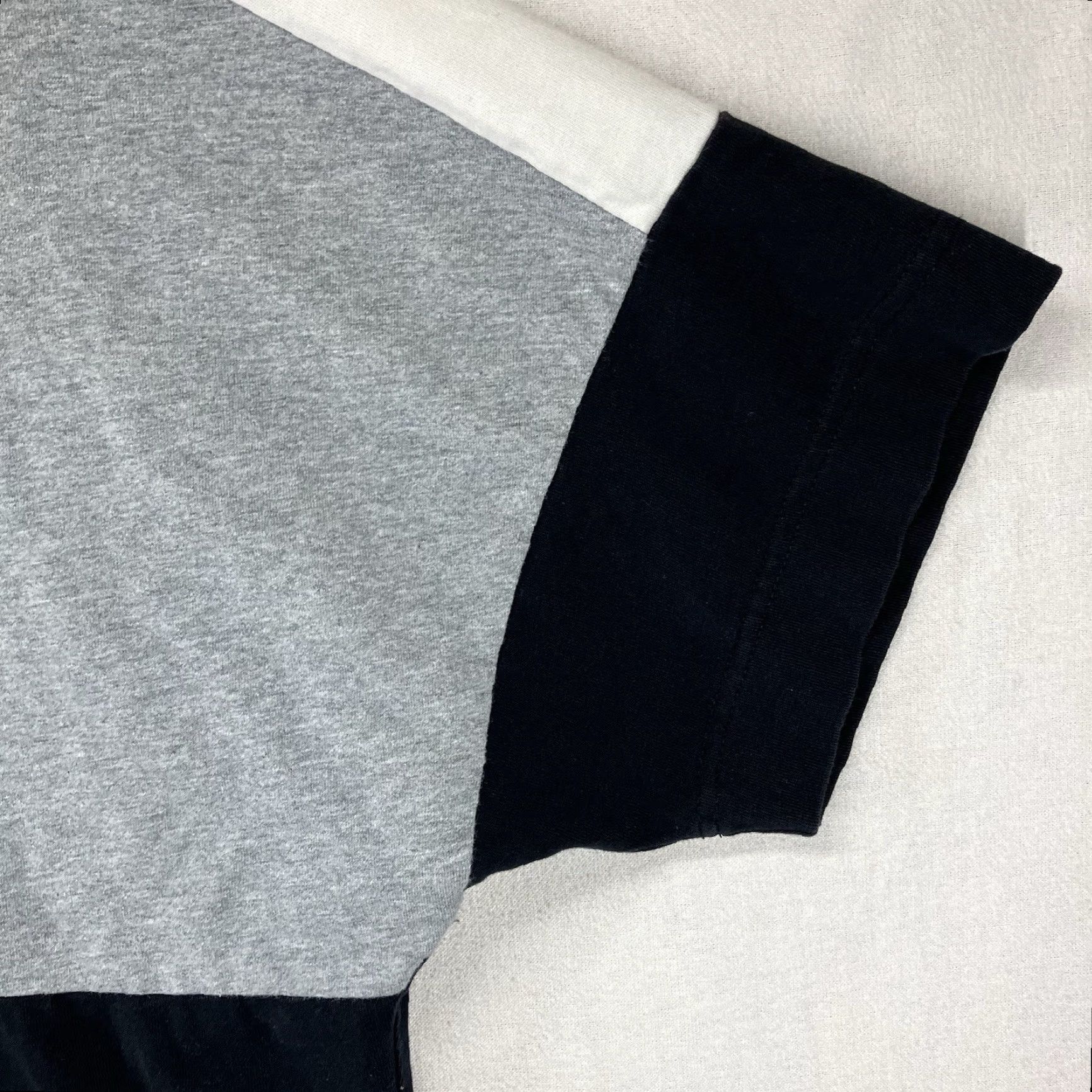 Nike Nike Men’s Colorblock T-Shirt Crewneck Short Sleeve Cotton Black Gray White S Logo Retro 90s Sports Men’s Regular Short Sleeve Tee Size US S / EU 44-46 / 1 - 7 Thumbnail