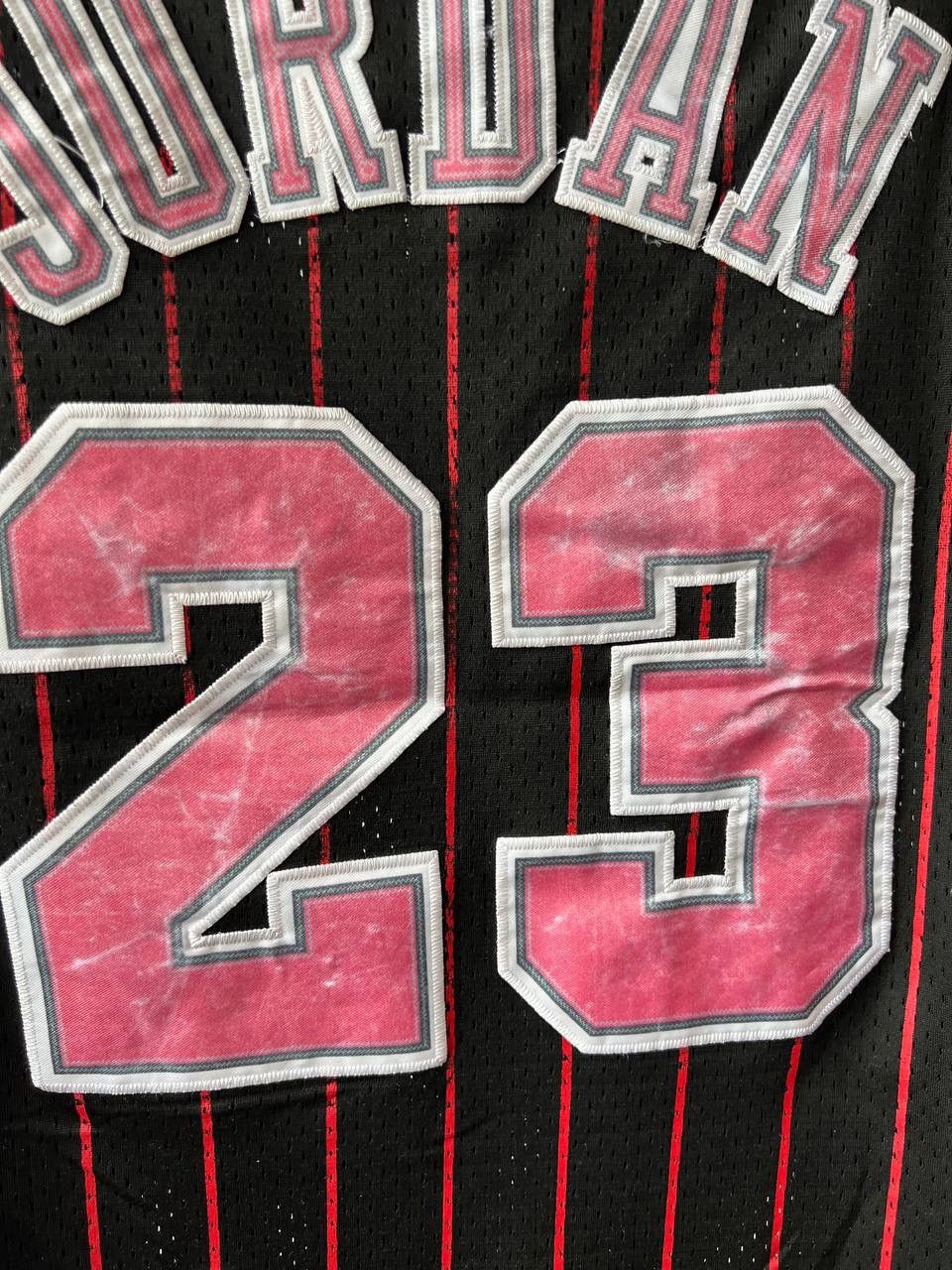 NBA 1097/98 CHICAGO BULLS #23 JORDAN MITCHELL&NESS RARE JERSEY Size US S / EU 44-46 / 1 - 10 Thumbnail