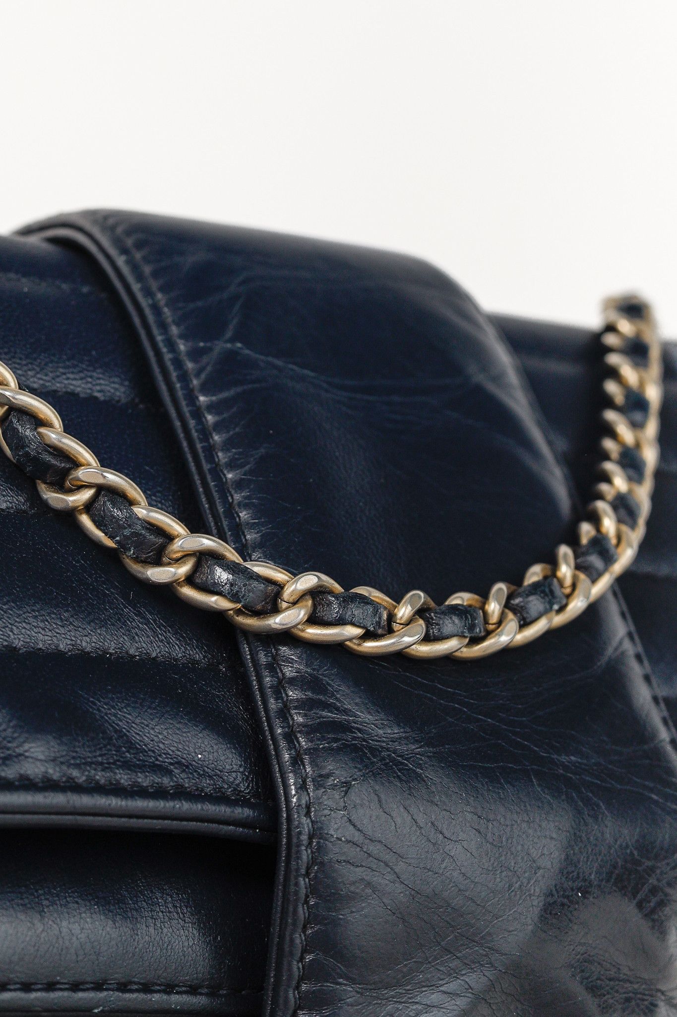 Chanel Chanel Vintage Mademoiselle Horizontal-Quilt Flap Bag Size ONE SIZE - 8 Thumbnail