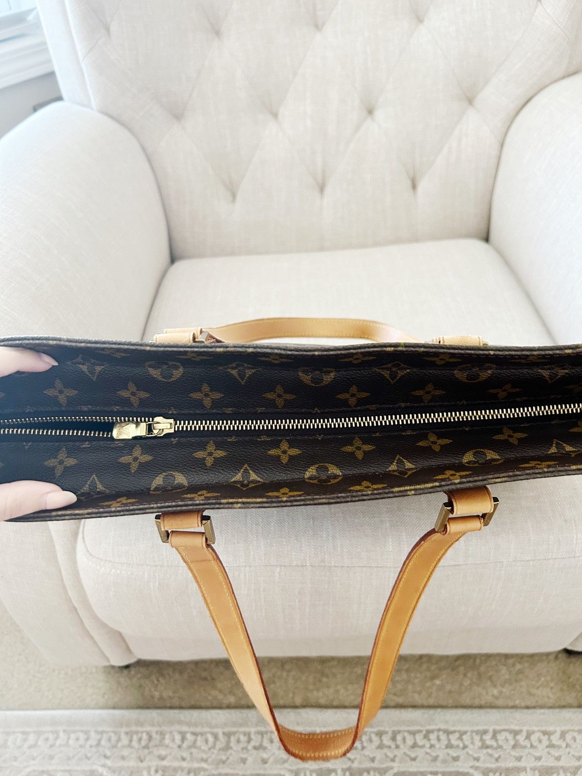 Louis Vuitton Louis Vuitton Monogram Luco Bag Size ONE SIZE - 5 Thumbnail