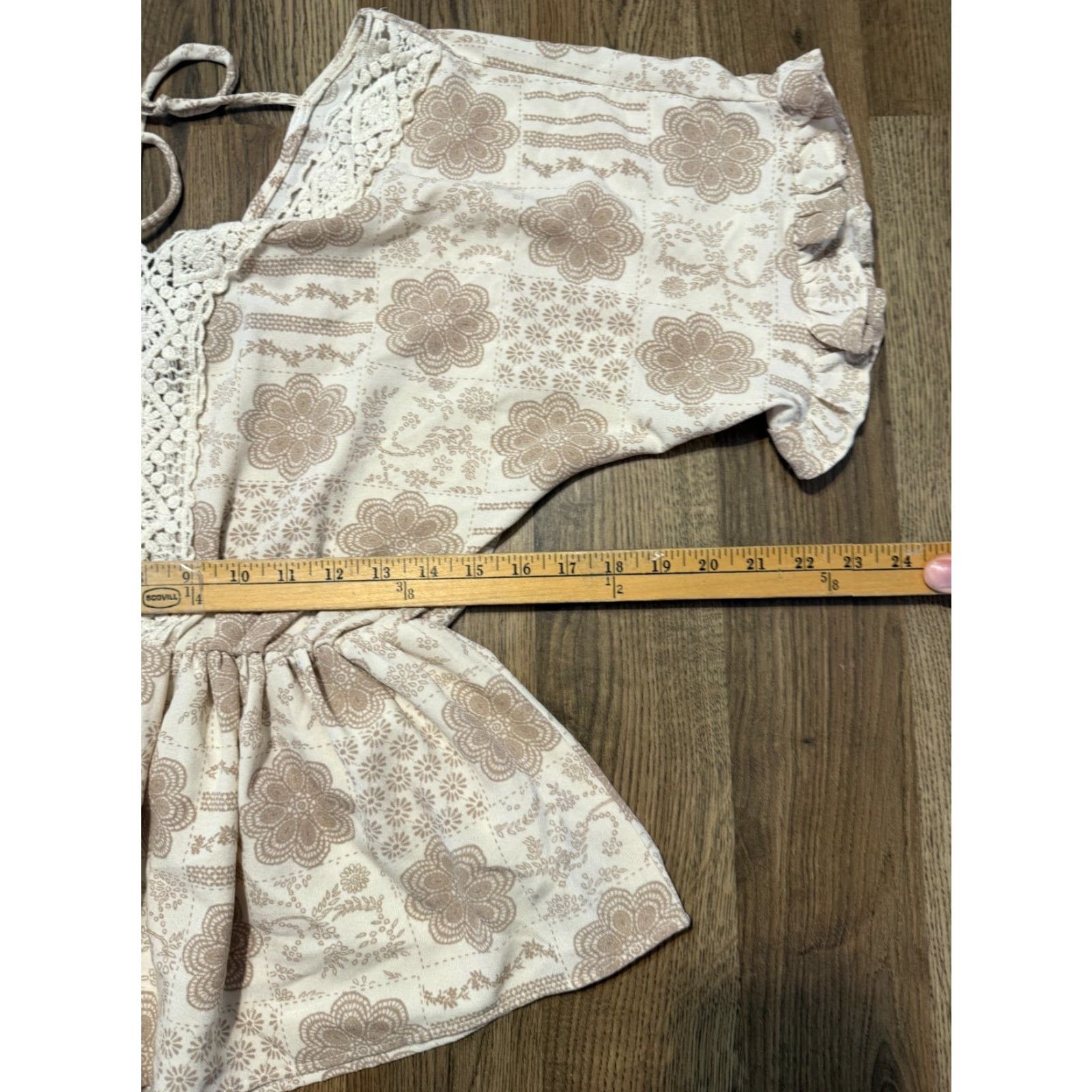 Vintage Daytrip Blouse Women's Size Small Brown White Floral Lace V-Neck Peplum Shirt Womens Small Brown White Floral Lace V-Neck Peplum Daytrip Blouse Size S / US 4 / IT 40 - 6 Thumbnail