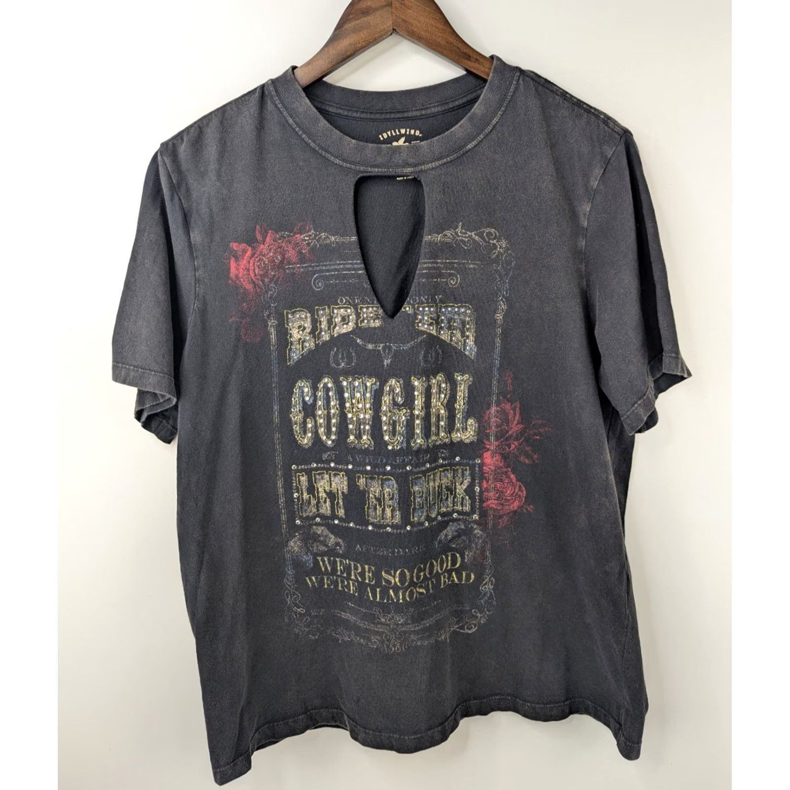Vintage Idyllwind Women's Ride 'Em Cowgirl Keyhole Short Sleeve Graphic Tee Size M Black Shirt Women Western 90s Cowboys? Size 32" / US 10 / IT 46 - 3 Thumbnail