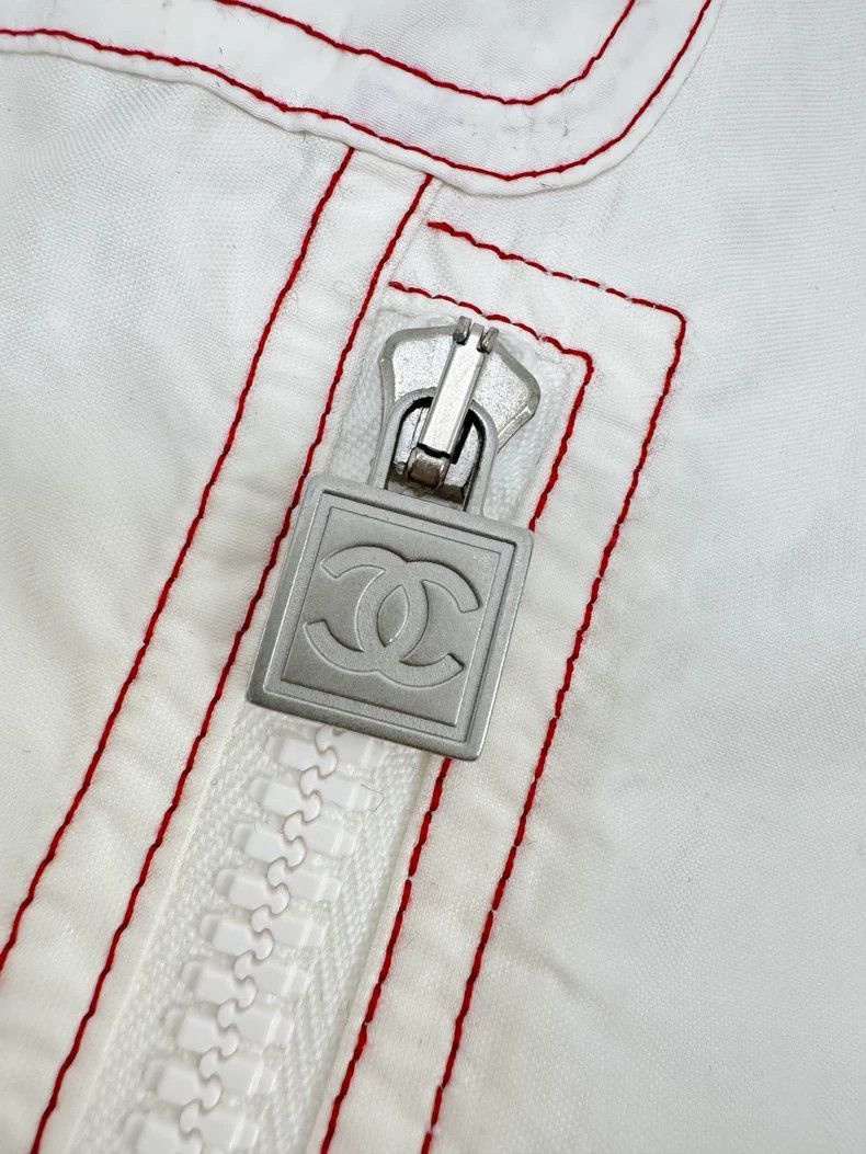 Chanel Chanel Vest with Hood Size 38 -2505 Size M / US 6-8 / IT 42-44 - 2 Thumbnail