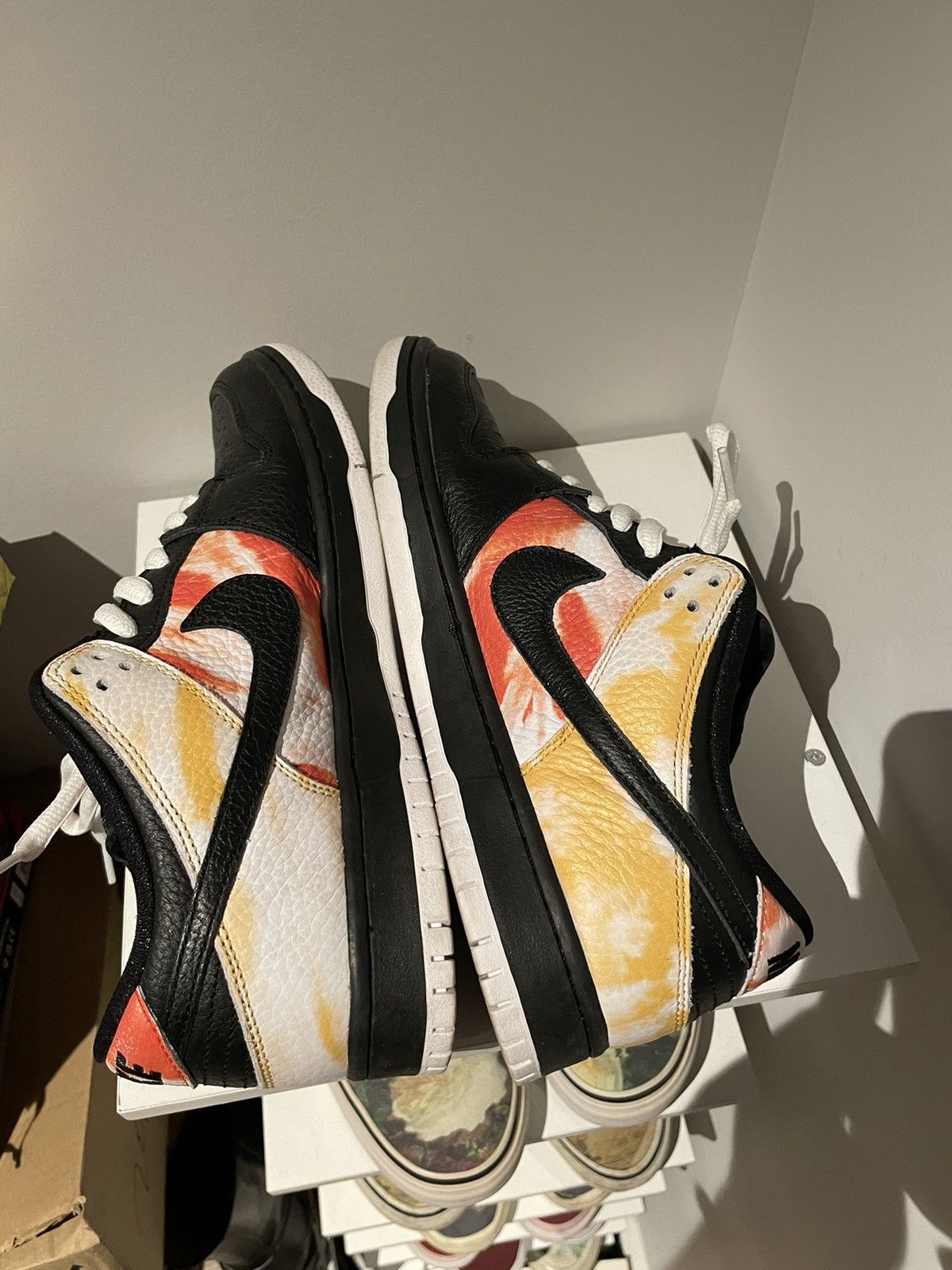 Nike SB Nike SB Dunk Low Raygun Sz 9 Size US 9 / EU 42 - 7 Thumbnail