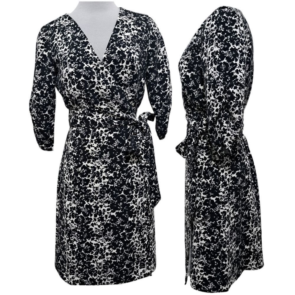 Club Monaco Club Monaco Casual Floral Wrap Dress Black/White Knee Length Size M / US 6-8 / IT 42-44 - 1 Thumbnail