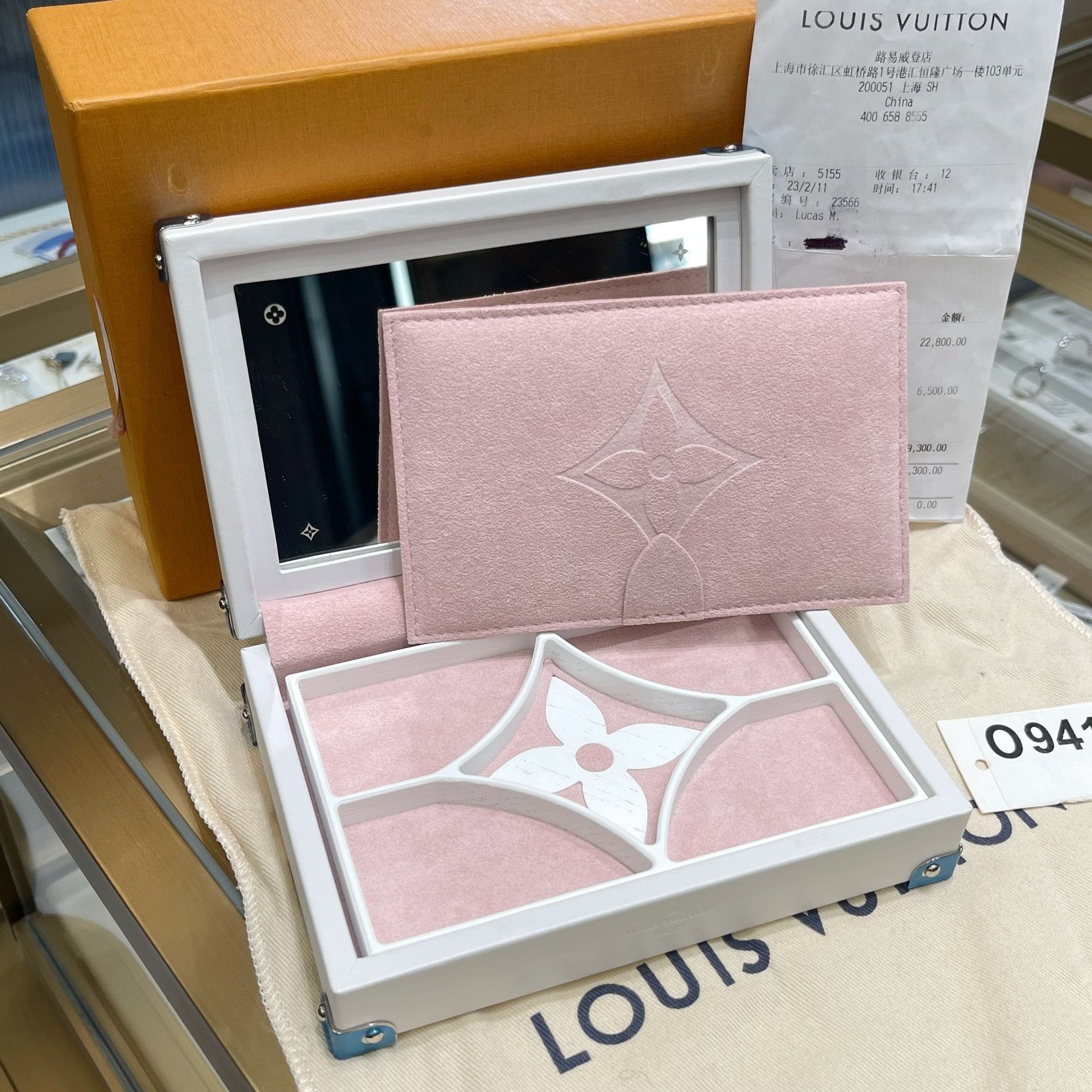 Louis Vuitton Pre-loved Bag Brand new condition Size ONE SIZE - 1 Thumbnail