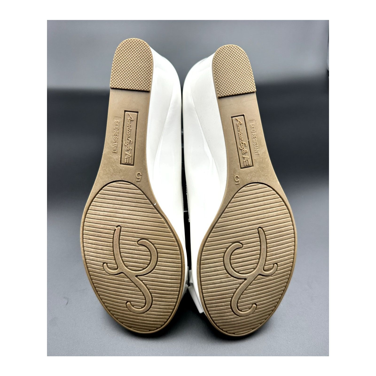 Other American Eagle Mairin Wedge Dress Shoe-White Patent Bow Size US 5 / IT 35 - 8 Thumbnail