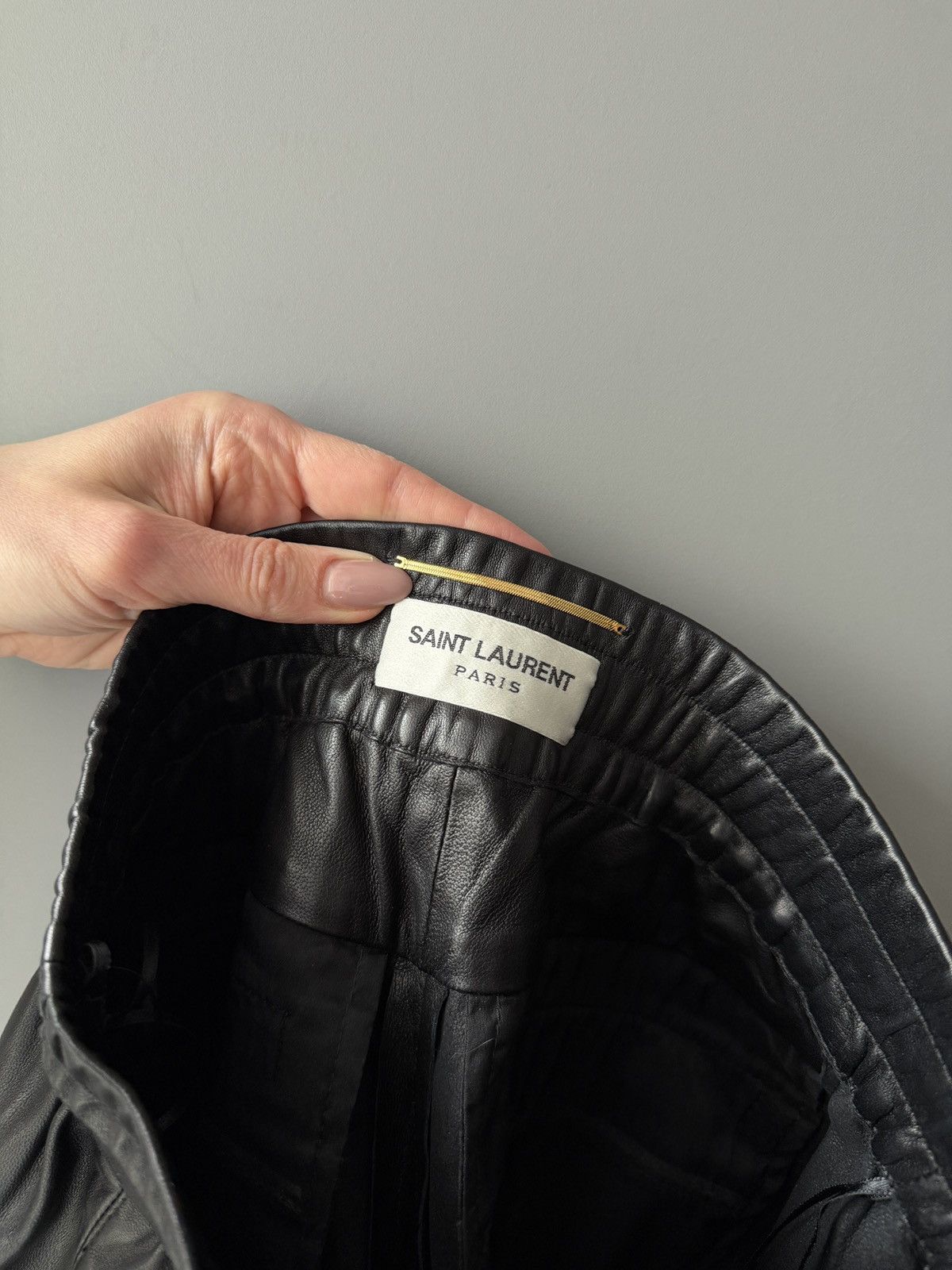 Saint Laurent Paris Saint Laurent Paris Black Leather Jogger Trousers Size 25" / US 0 / IT 36 - 11 Thumbnail