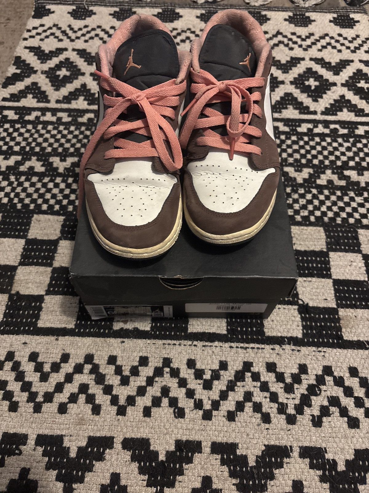 Jordan Brand Jordan 1 Low “Mocha” Brown Size US 6.5 / EU 39-40 - 1 Thumbnail