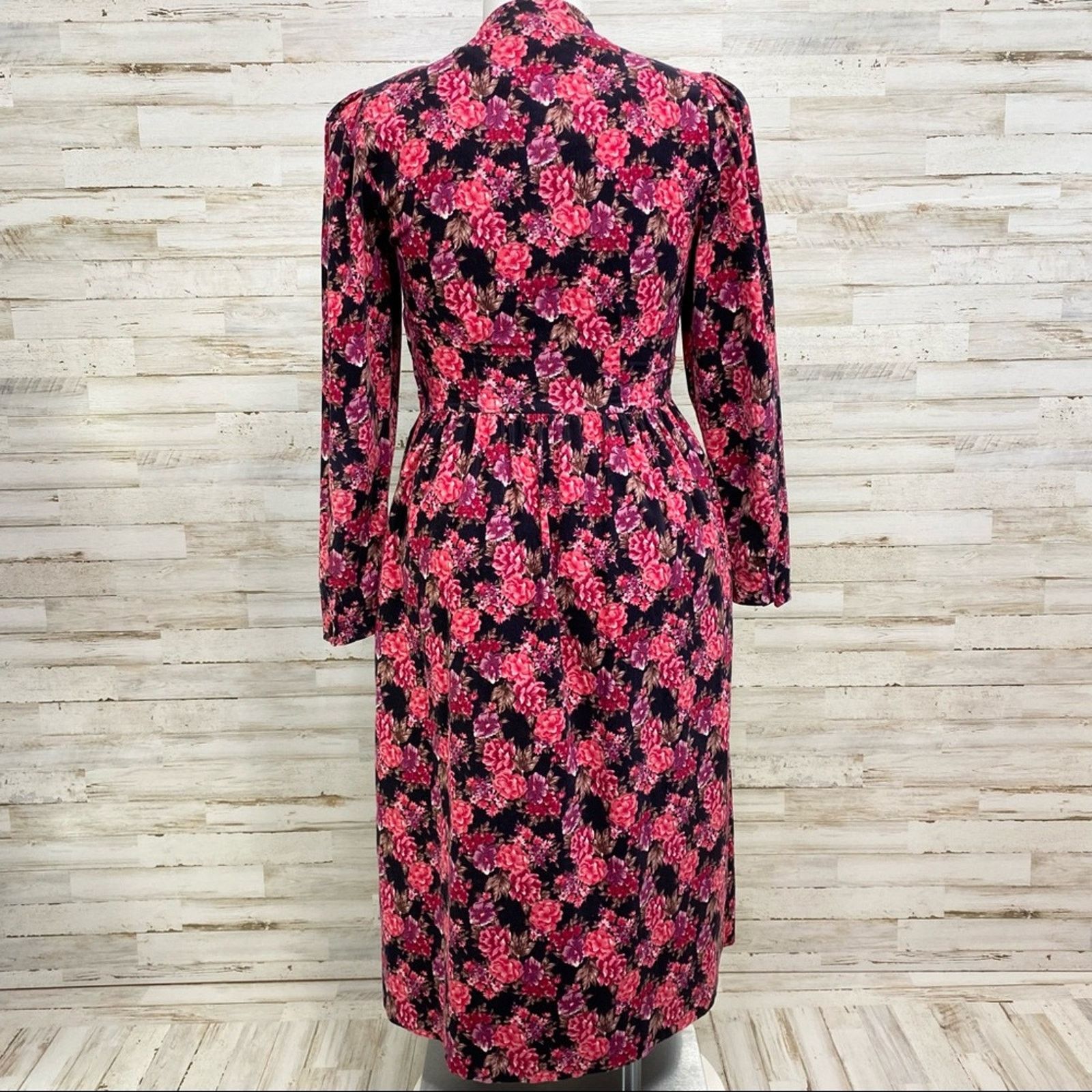 Laura Ashley Laura Ashley Vintage Corduroy Floral Dress Sz 10 Velvet Midi Size L / US 10 / IT 46 - 10 Thumbnail
