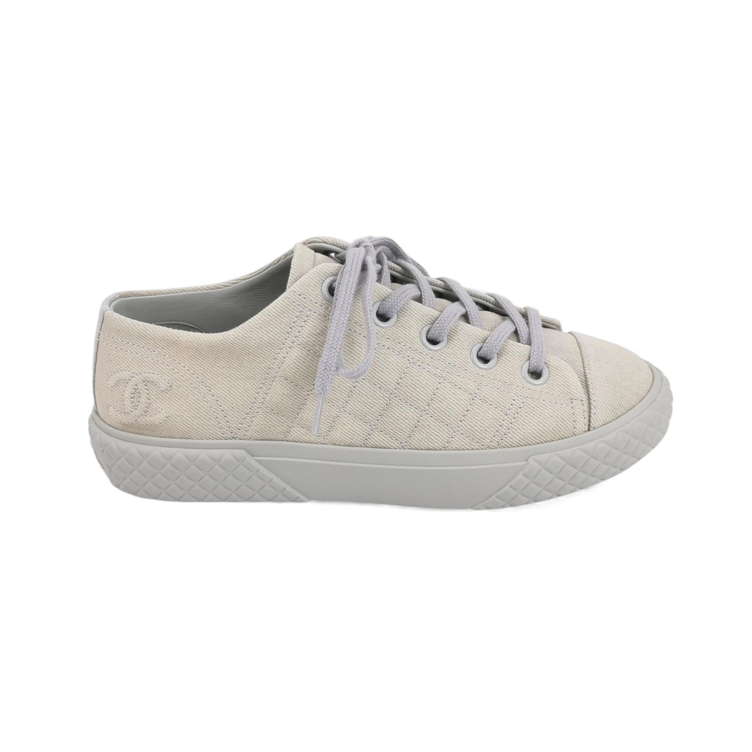 Chanel Chanel Women 6 Lowtop Sneakers Size US 6 / IT 36 - 1 Thumbnail