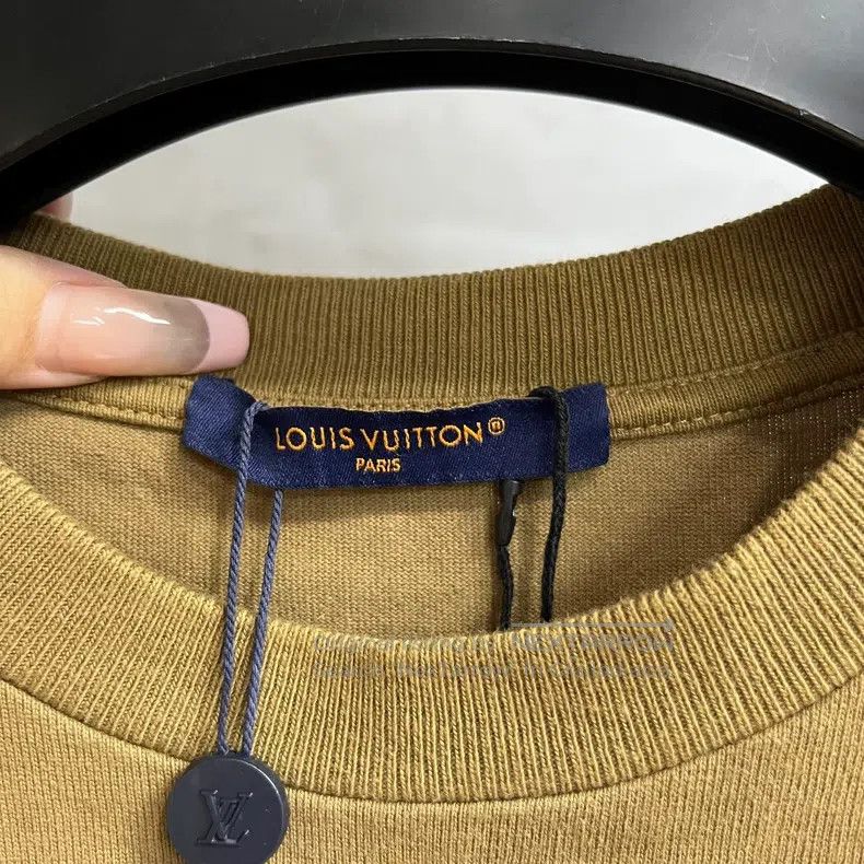 Louis Vuitton Louis Vuitton 24 Brown Solid Logo Embroidered Crew Neck Sh Size US S / EU 44-46 / 1 - 2 Thumbnail