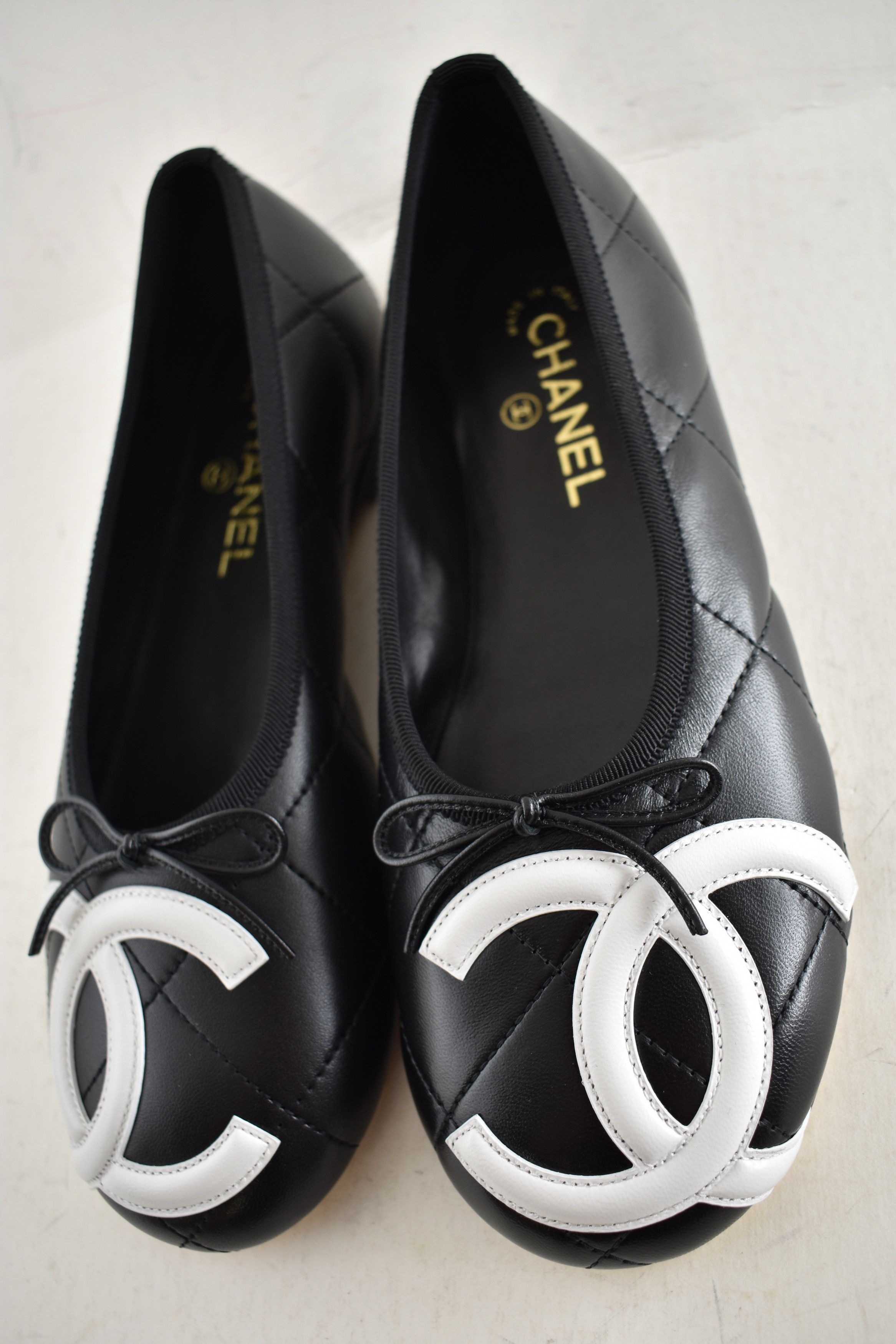 Chanel 26M Coco Beach Cambon White CC XL Ballet Ballerina Flat 37 Size US 7 / IT 37 - 13 Thumbnail