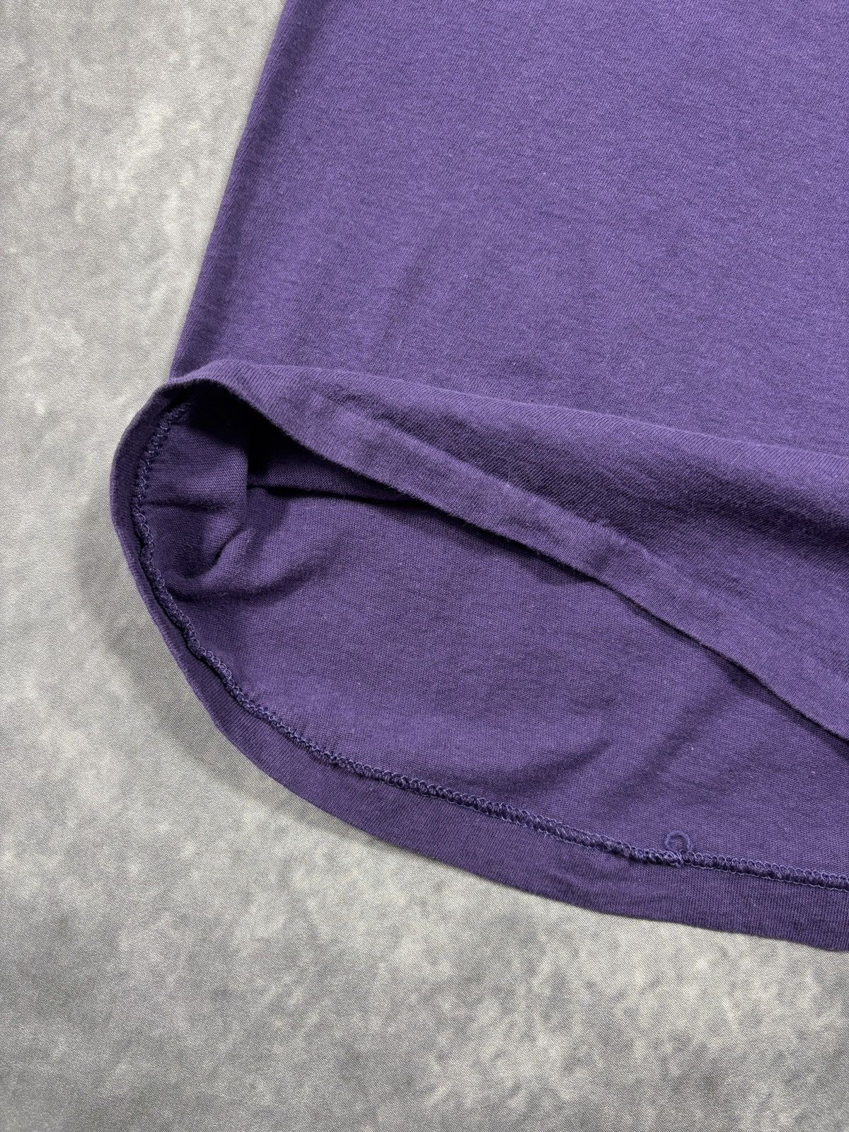 Vintage Vintage Hanes Blank Tee Made in USA 1990s Sun Faded Bleached Size US S / EU 44-46 / 1 - 7 Thumbnail