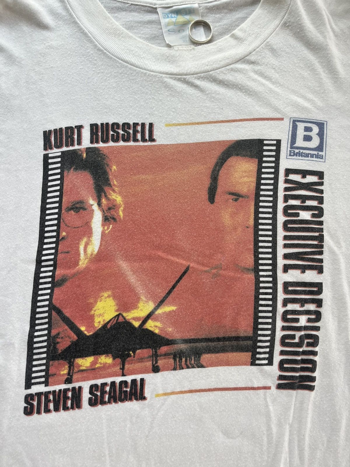 Vintage Vintage EXECUTIVE DECISION 1996’s Promo Movie Tshirt Size US XL / EU 56 / 4 - 5 Thumbnail