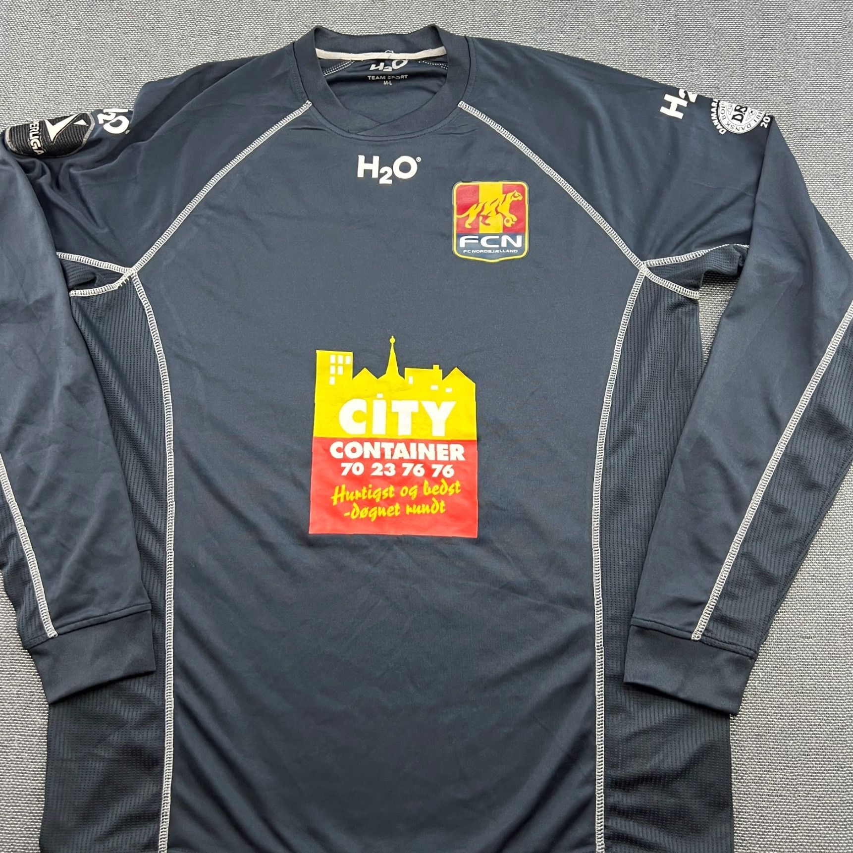 Vintage H2O FC Nordsjaelland Villadsen Goalkeeper Mens Football Jersey Sz L Black Long Sleeve Moisture Wicking Quick Dry Athletic Jersey Mens Football Girl#s? Size US L / EU 52-54 / 3 - 3 Thumbnail