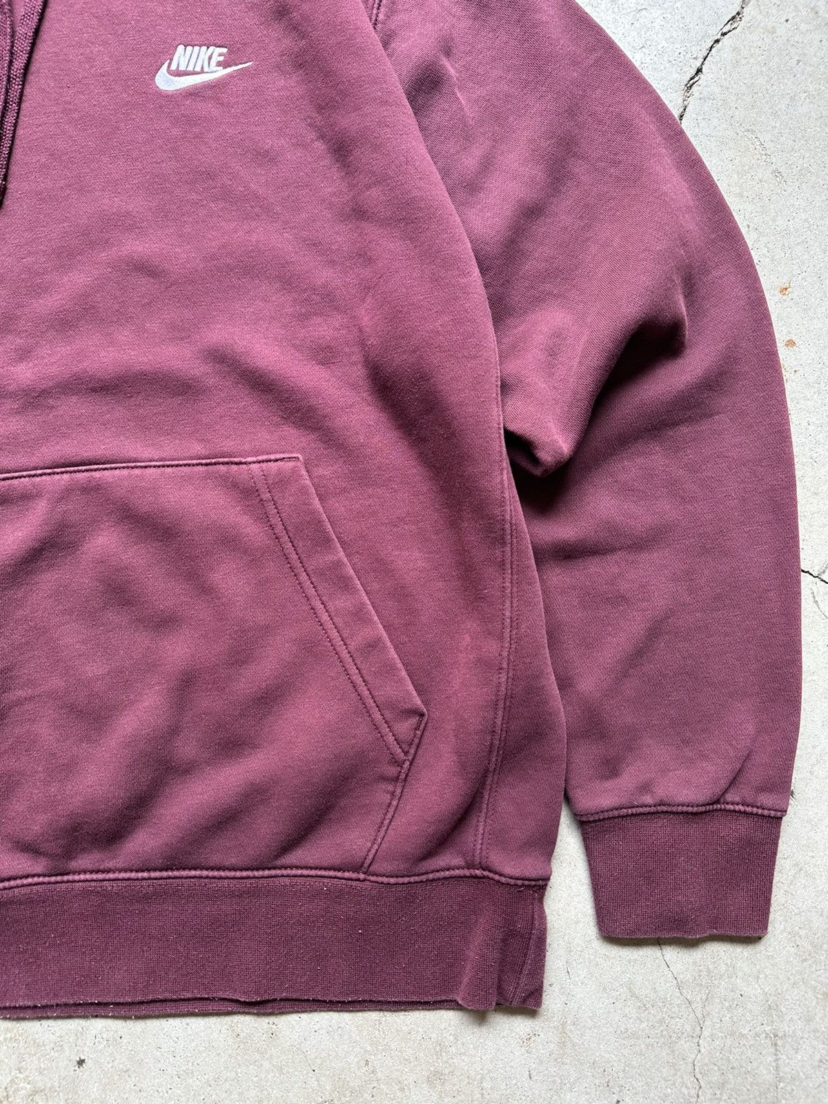 Nike Vintage Y2K Nike burgundy swoosh hoodie Size US L / EU 52-54 / 3 - 4 Thumbnail