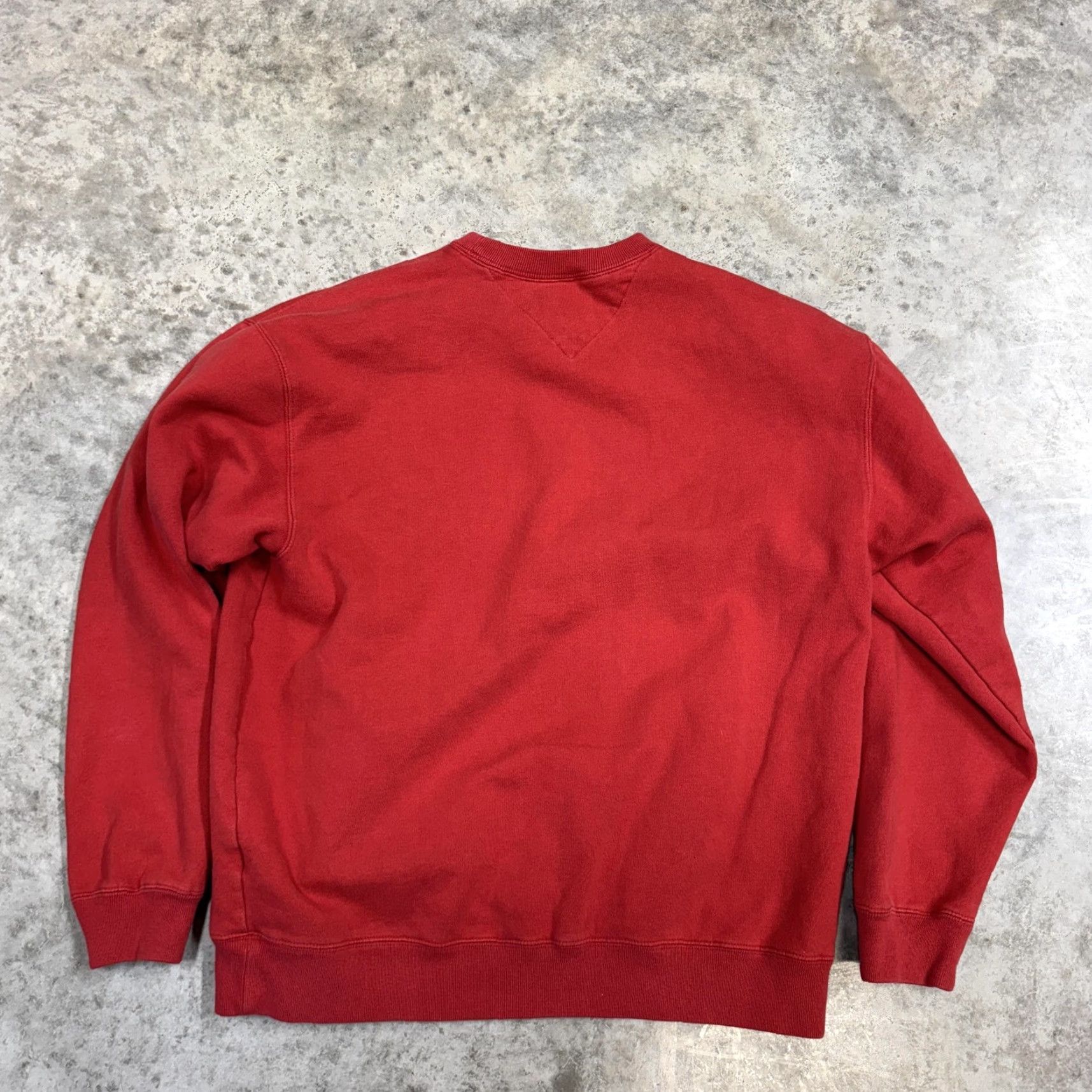 Tommy Hilfiger Tommy Hilfiger Sweatshirt Mens Large Red Fleece Crewneck Pullover Logo Embroidered Size US L / EU 52-54 / 3 - 3 Thumbnail
