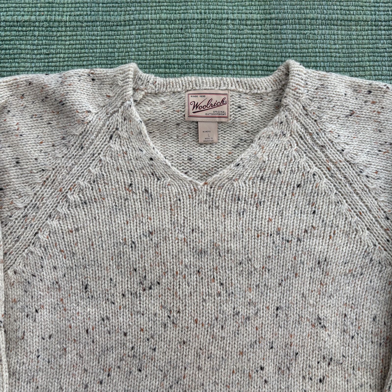 Vintage × Woolrich Woolen Mills Vintage woolrich women's wool knit v neck baggy sweater L Size US L / EU 52-54 / 3 - 2 Thumbnail