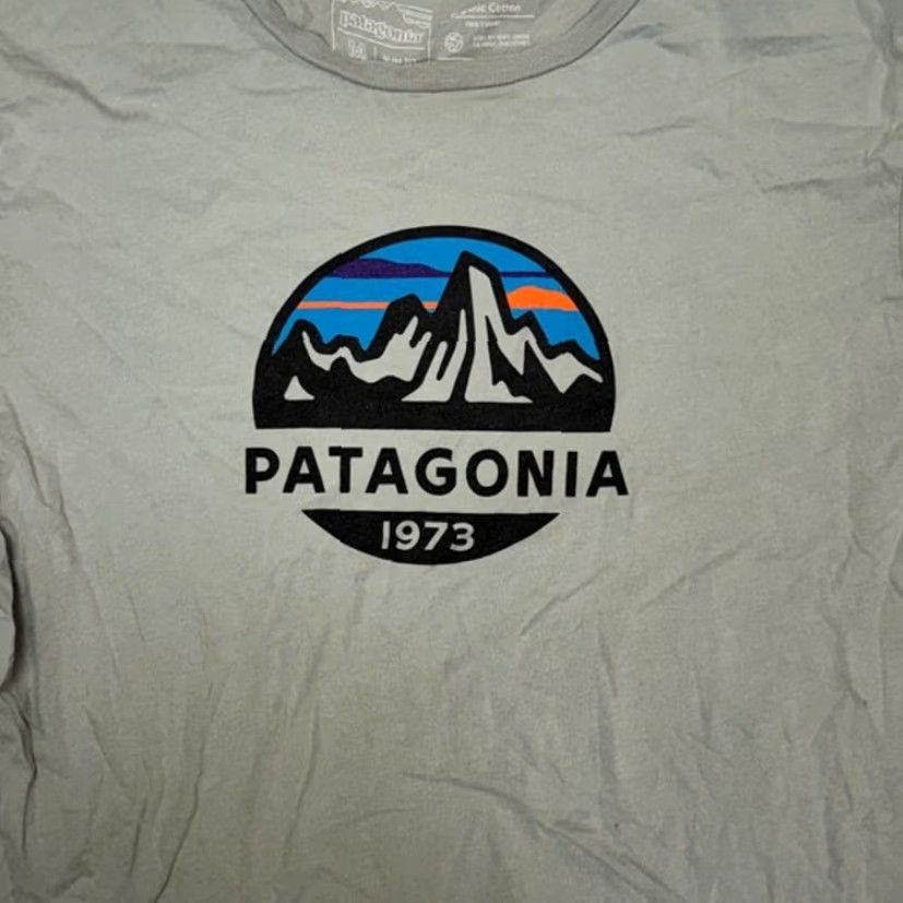 Patagonia Patagonia Men's Fitz Roy Scope Organic T-Shirt Gray M Shirt Men 20" armpit to armpit 17" shoulder to shoulder 26" shoulder to hem Size US M / EU 48-50 / 2 - 3 Thumbnail