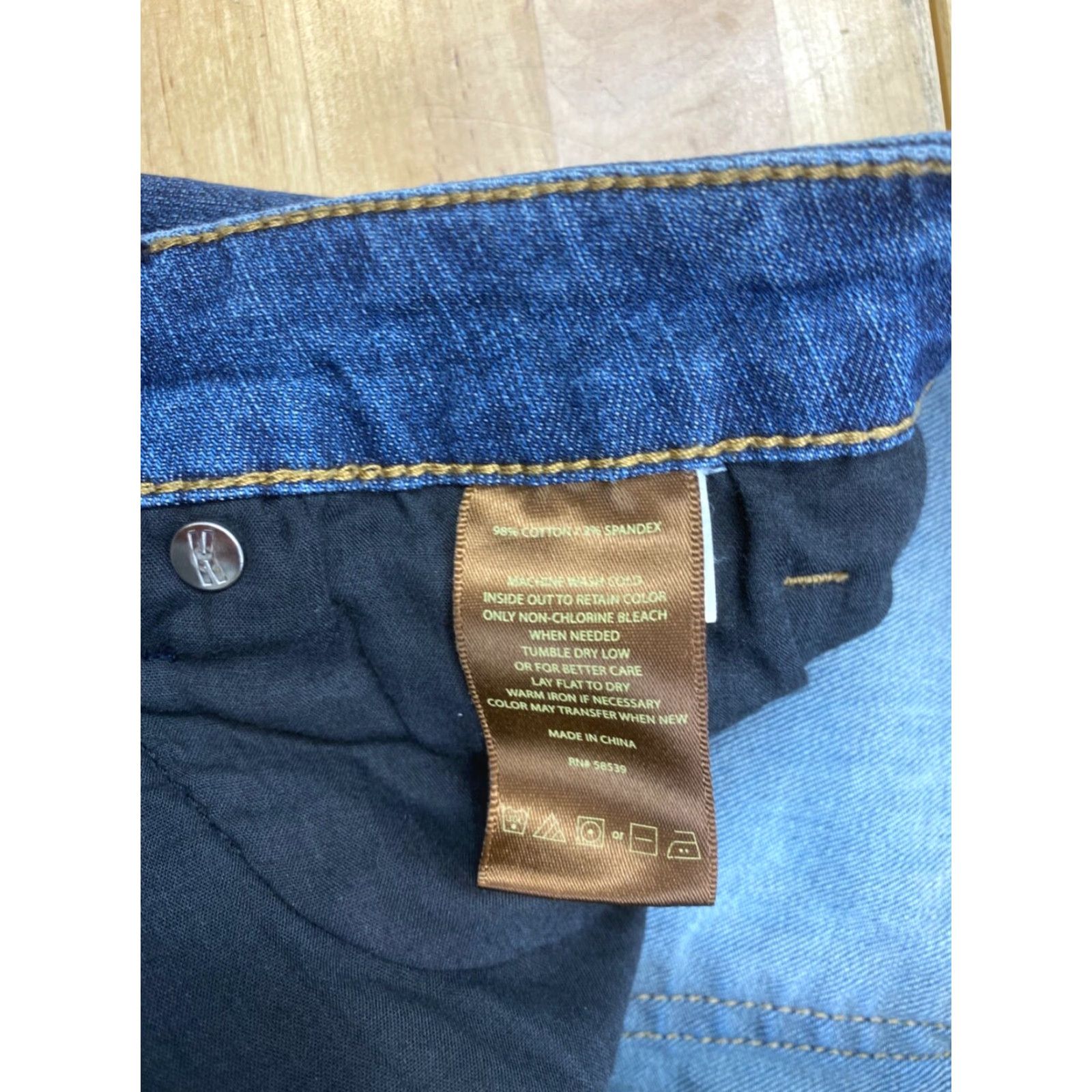 Vintage KUT from the Kloth Katy Boyfriend Jeans Womens 8 Blue Stretch Denim Casual Mid Rise 29 Inseam Jeans Womens Size 30" / US 8 / IT 44 - 5 Thumbnail