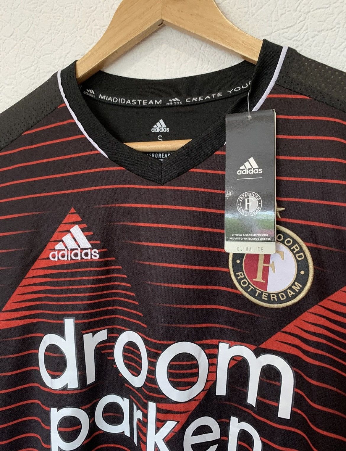 Adidas SENESI FEYENOORD ADIDAS 2020/2021 AWAY KIT SOCCER JERSEY Size US S / EU 44-46 / 1 - 3 Thumbnail