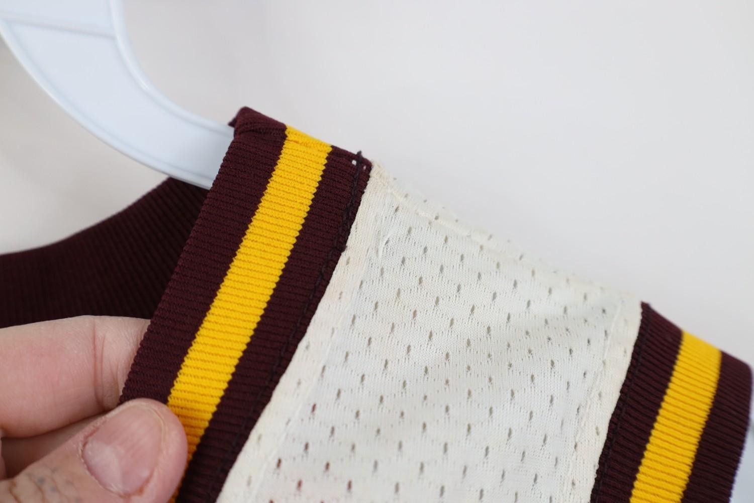Champion Vintage 70s 80s Champion Valley Basketball Jersey White USA Size L / US 10 / IT 46 - 8 Thumbnail