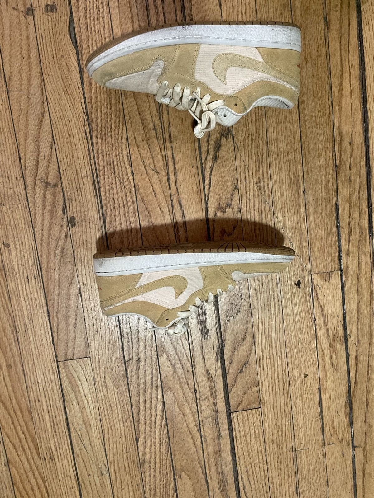 Nike Mans Low Top Jordan 1 Sz 10 Size US 10 / EU 43 - 1 Thumbnail