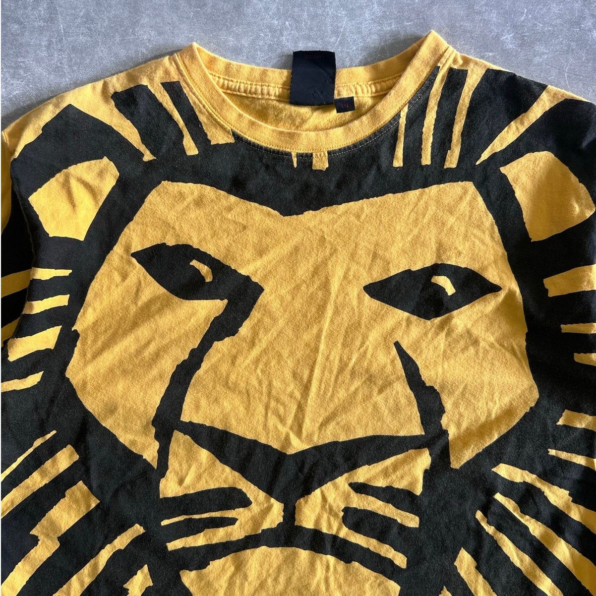 Other 2000s Vintage Lion King Lion Face Yellow T Shirt Size L Size US L / EU 52-54 / 3 - 2 Thumbnail