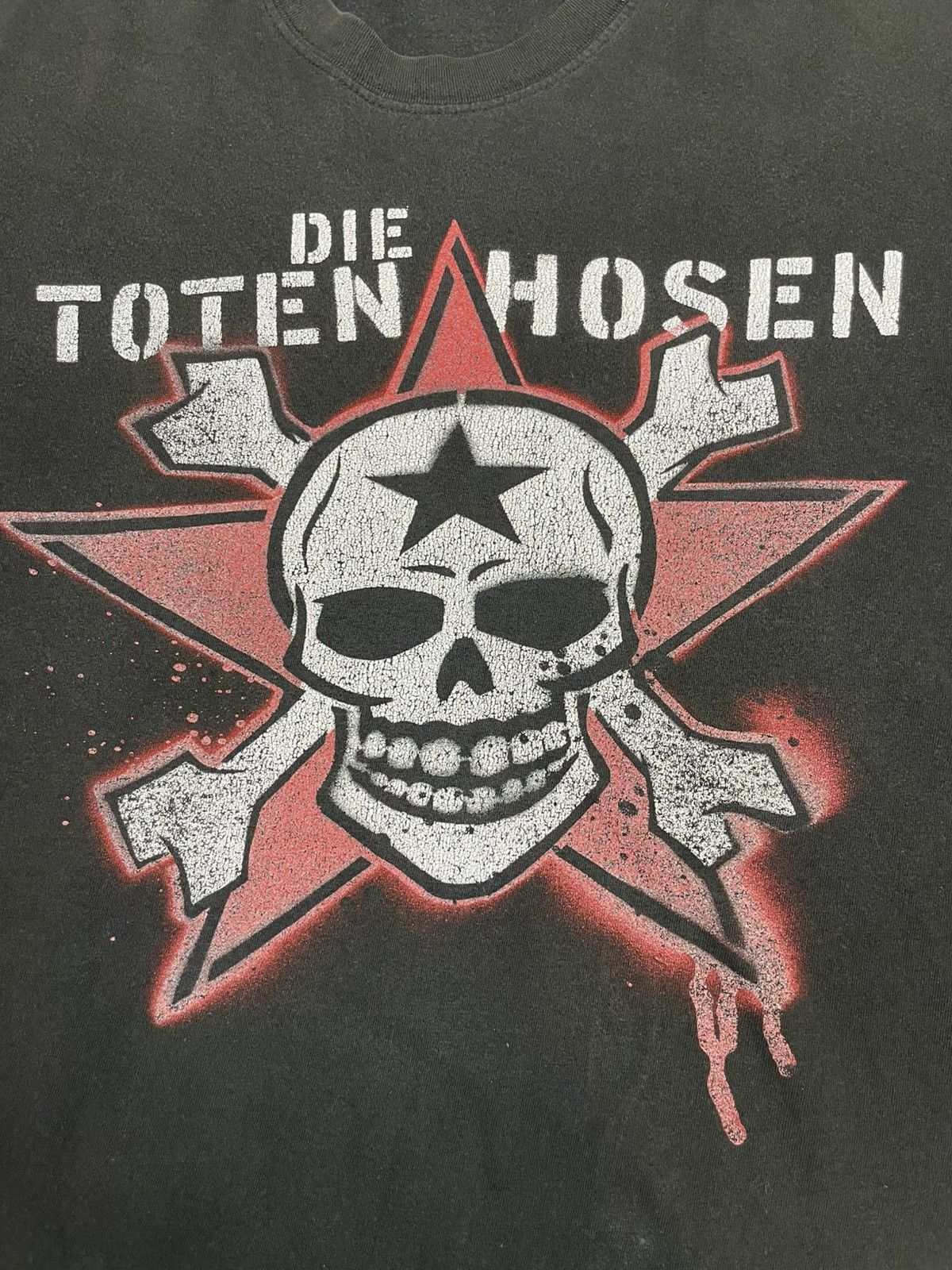 Band Tees Die Toten Hosen Vintage Faded 2004 T-shirt L XL Size US L / EU 52-54 / 3 - 2 Thumbnail